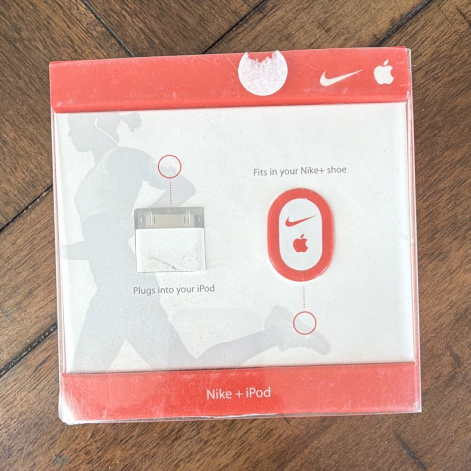 Nike Apple Sport Kit MA692LL/F NA0001-101 for iPod Nano Red White Wireless Audio