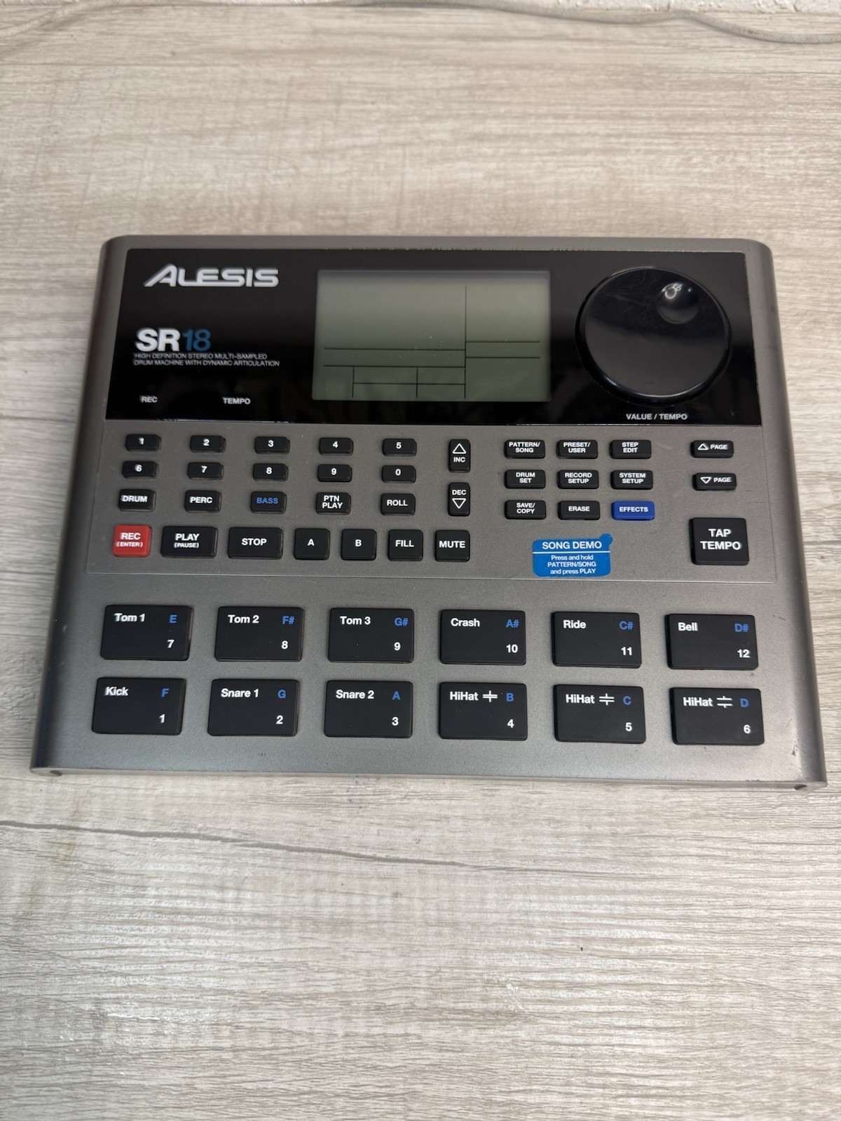 Alesis SR18 Programmable Digital Drum Machine with Built-in Effects
