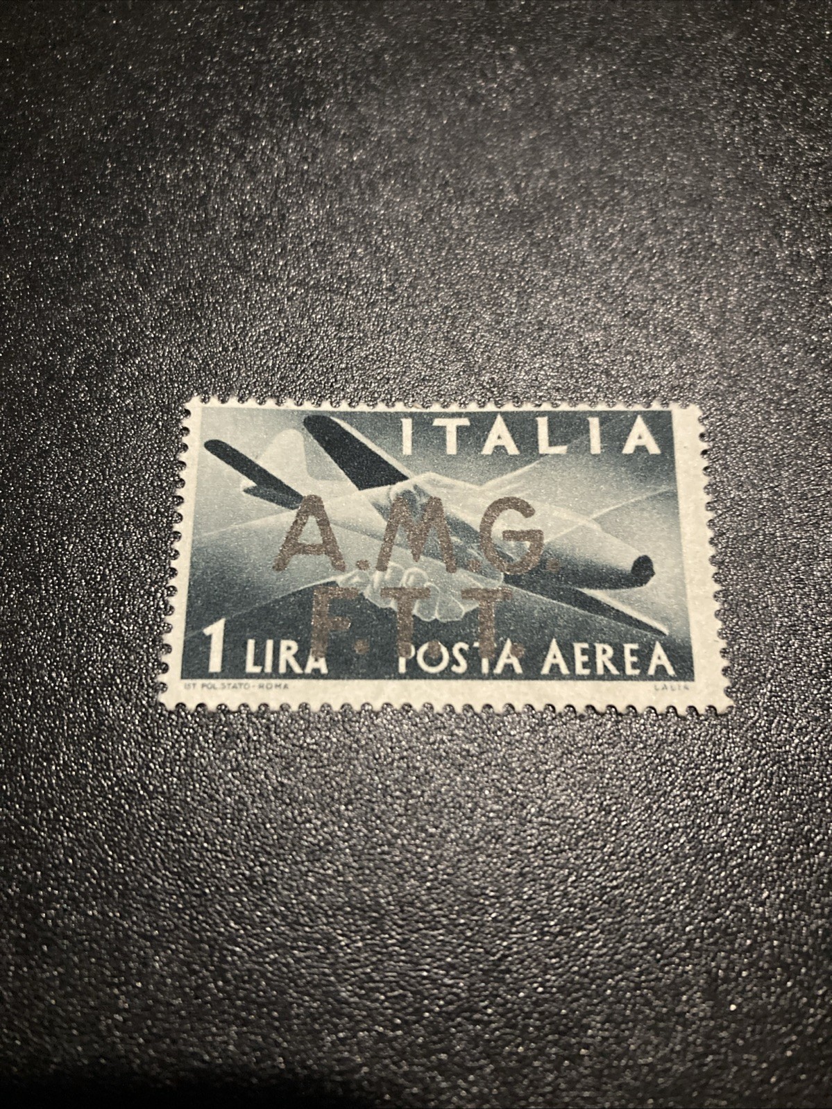 Rare Mint Unused Italian 1 Lira air mail stamp, Scott catalogue number 1LNC1
