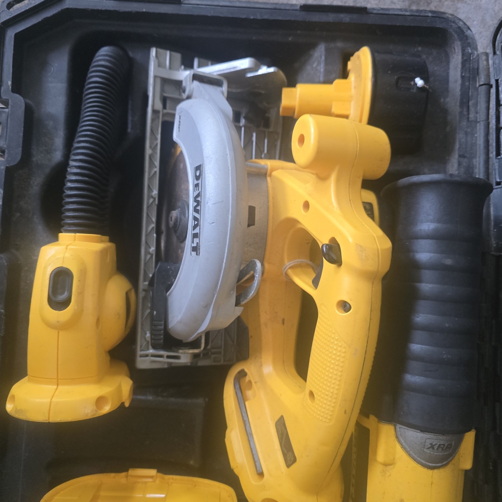 DEWALT XRP 18V Cordless 4-Tool Set Drill/Driver Saw Recip Flashlight Case