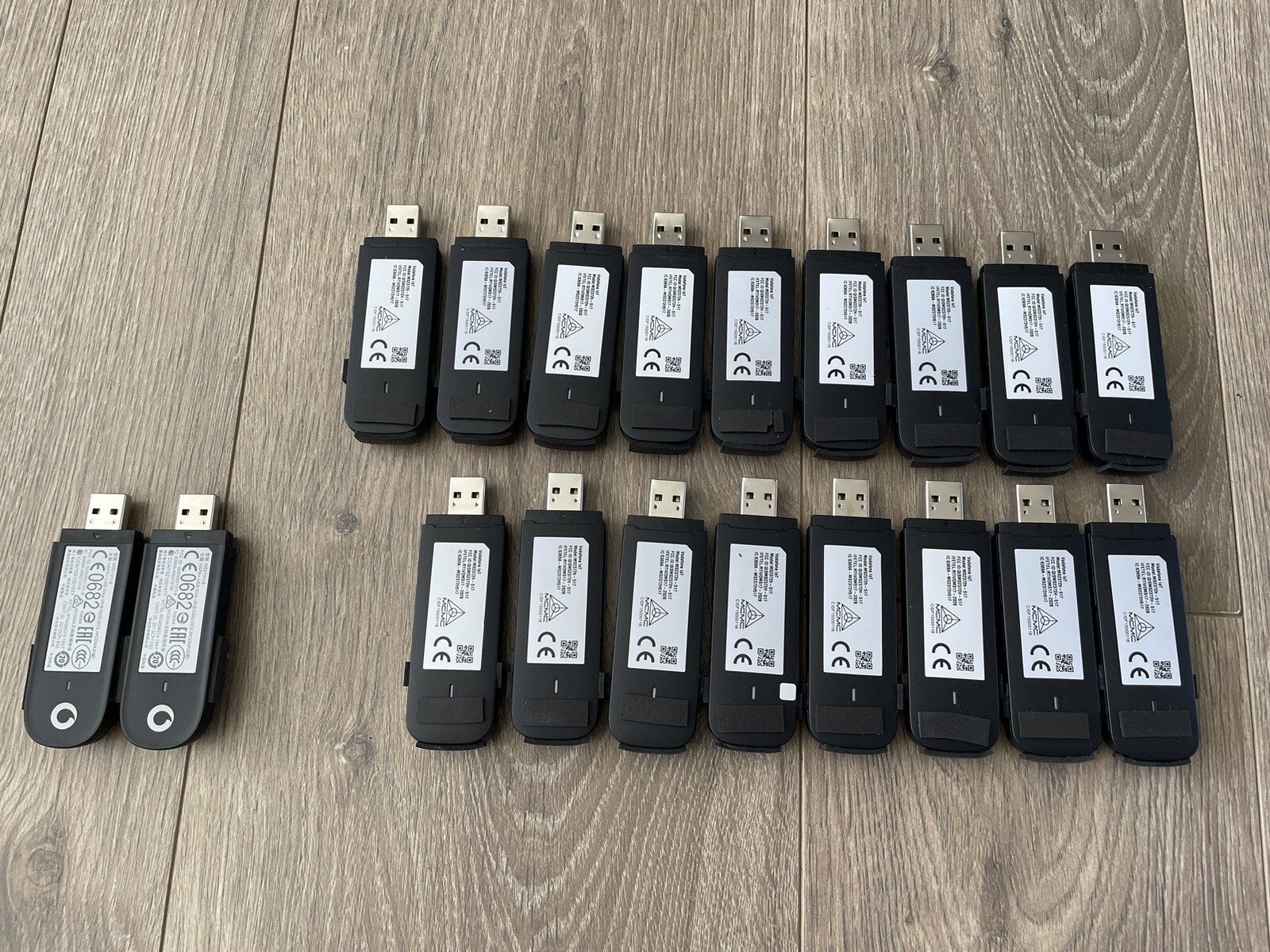 Lot of 19 USB Modem & Vodafone 17 Of MS2372H - 517 & 2 Of MS2131i - 8
