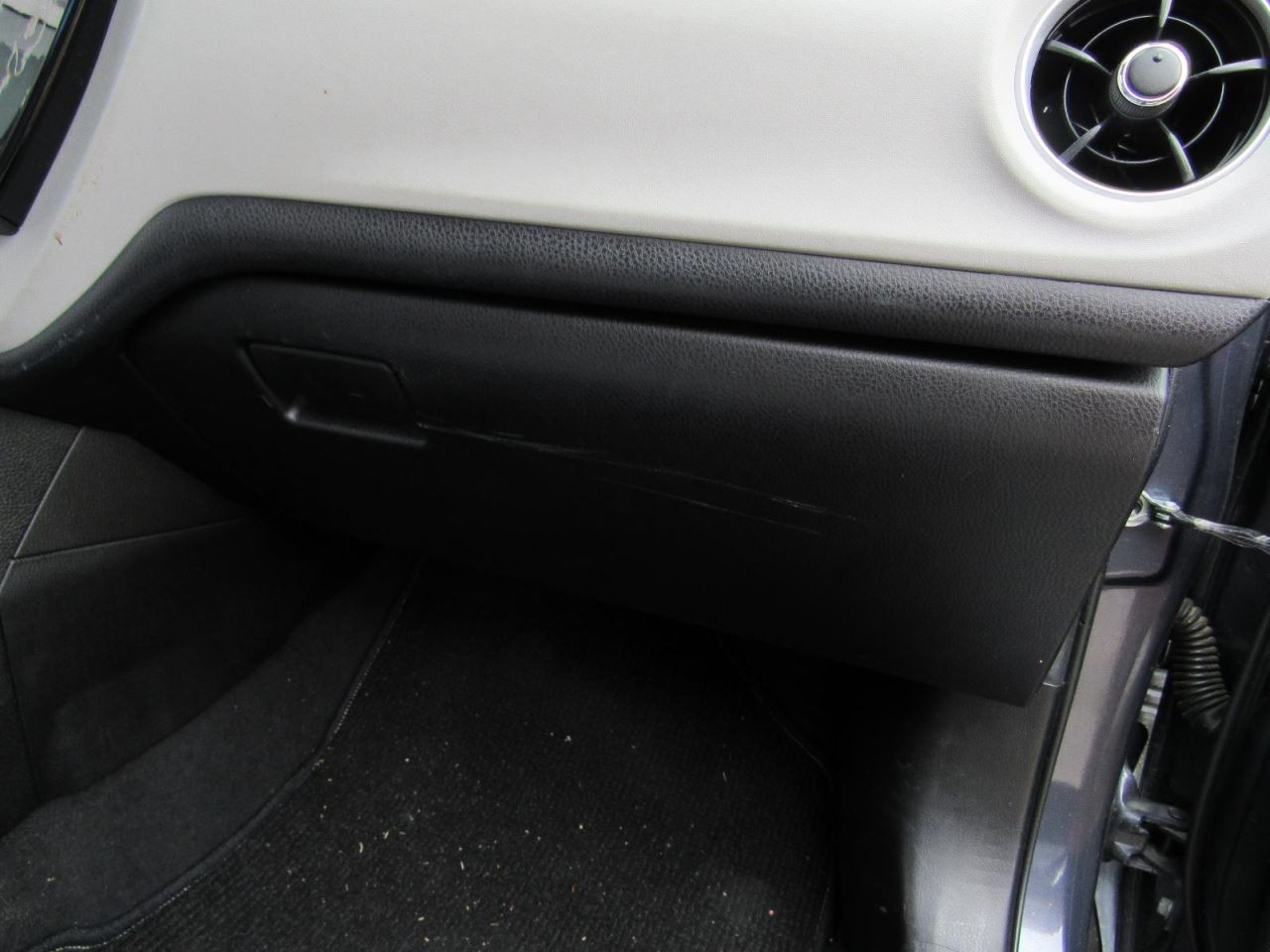 COROLLA   2017 Glove Box 1070135
