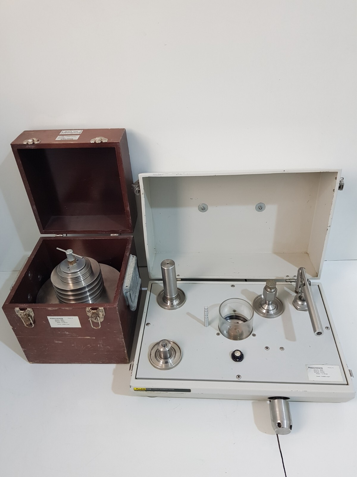 Fluke P3124-PSI Hydraulic Deadweight Tester,  Fluke Calibration  dead weight tes