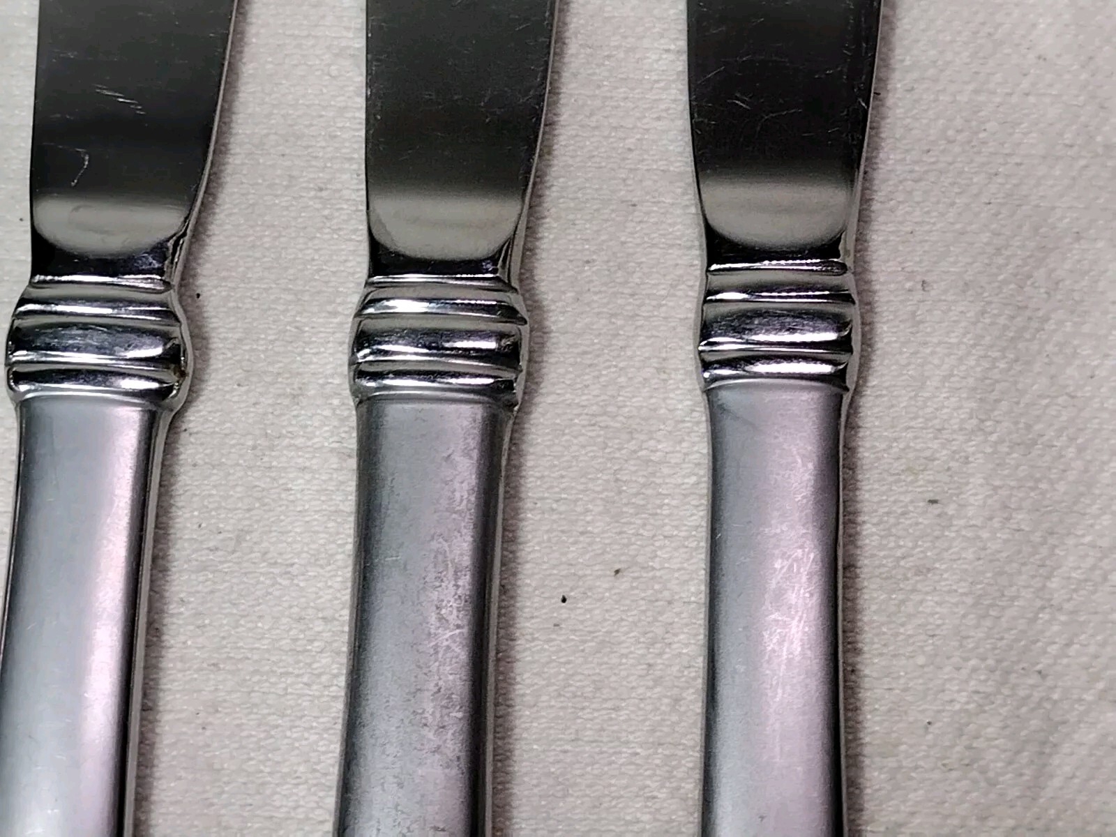 4 Wallace Solid Dinner Knives Bennett Stainless Frosted Satin Handle Vietnam