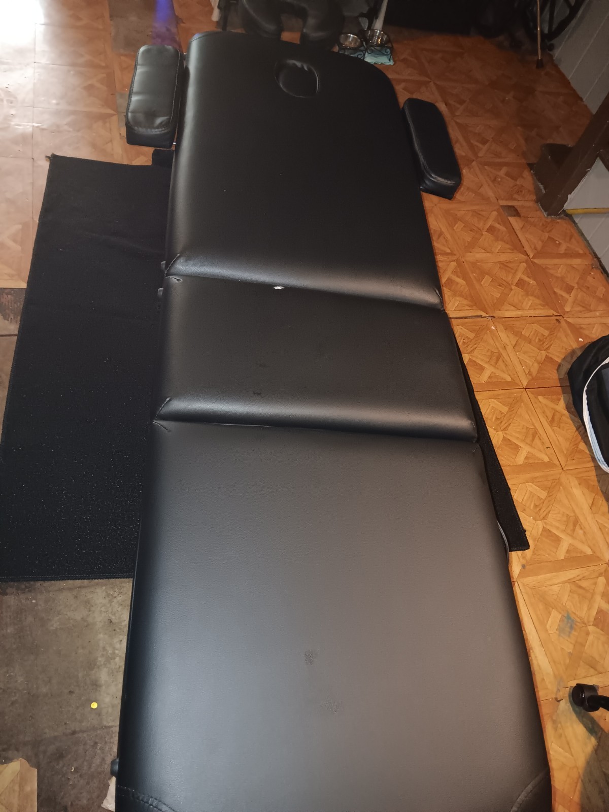 Portable Foldable Black Massage Table with Metal Frame & Face Cradle