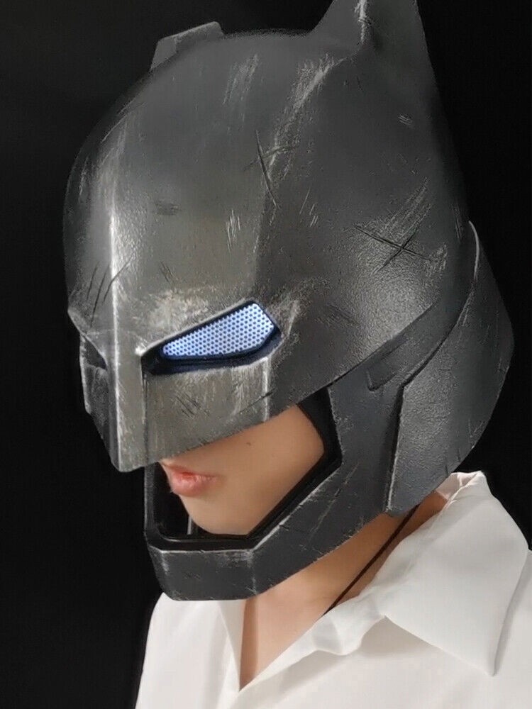 DC Batman Reinstalls Helmet LED Mask 1:1 Wearable FRP Halloween Cosplay Props