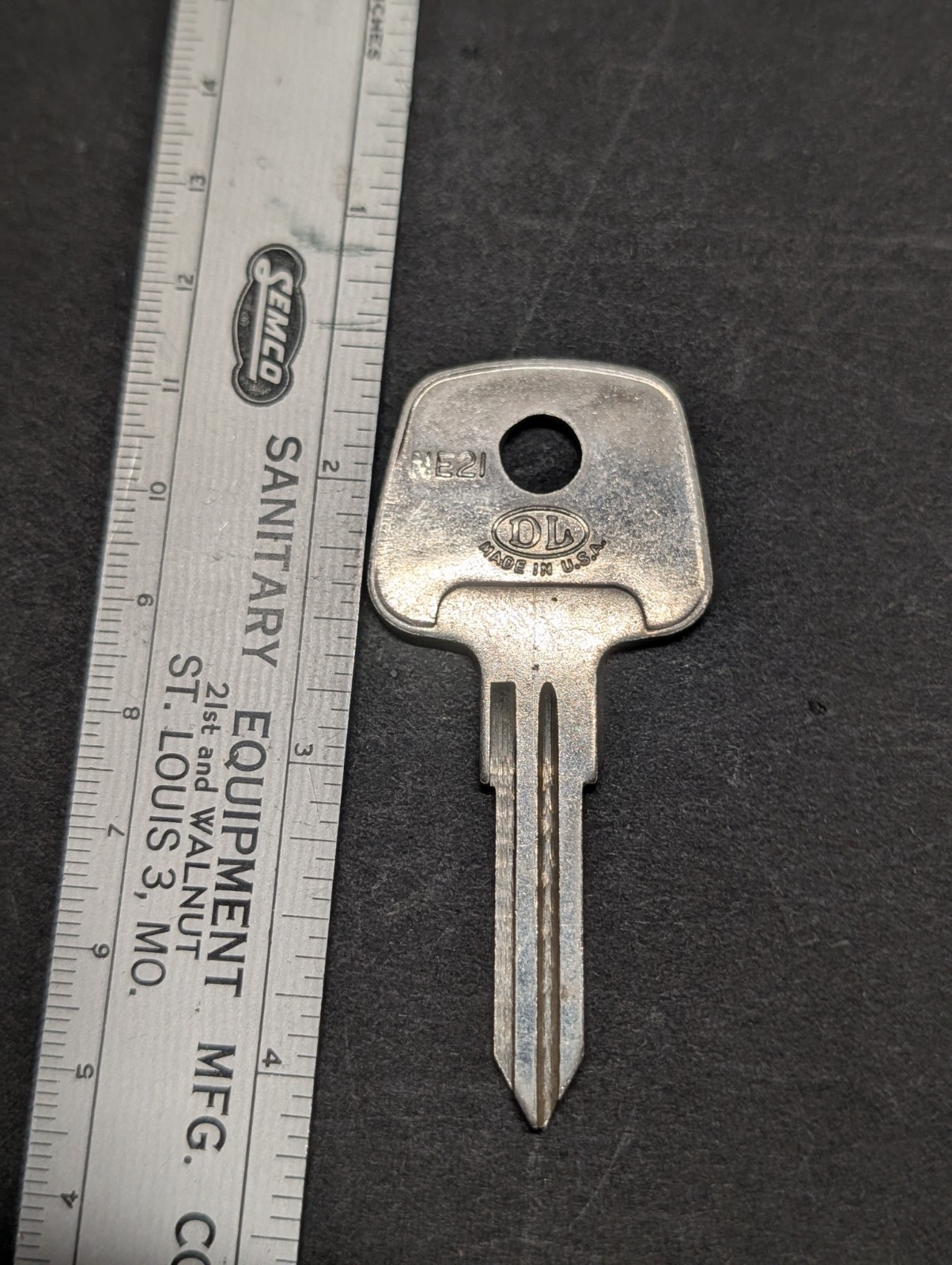 NOS UNCUT DL NE21 key blank made in USA