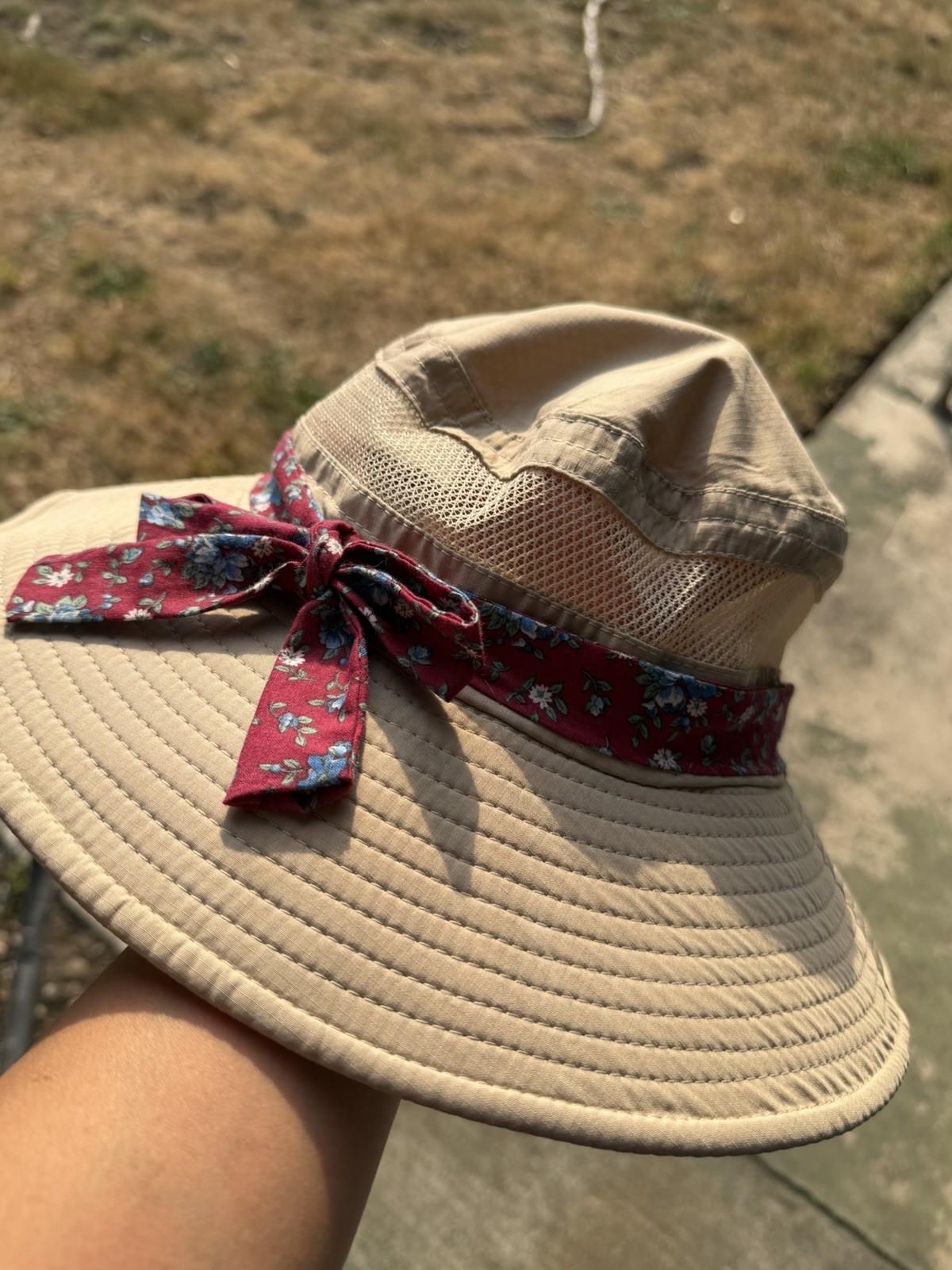 Beige Polyester Wide Brim Sun Hat w/ Mesh Crown Ventilation, Chin Cord