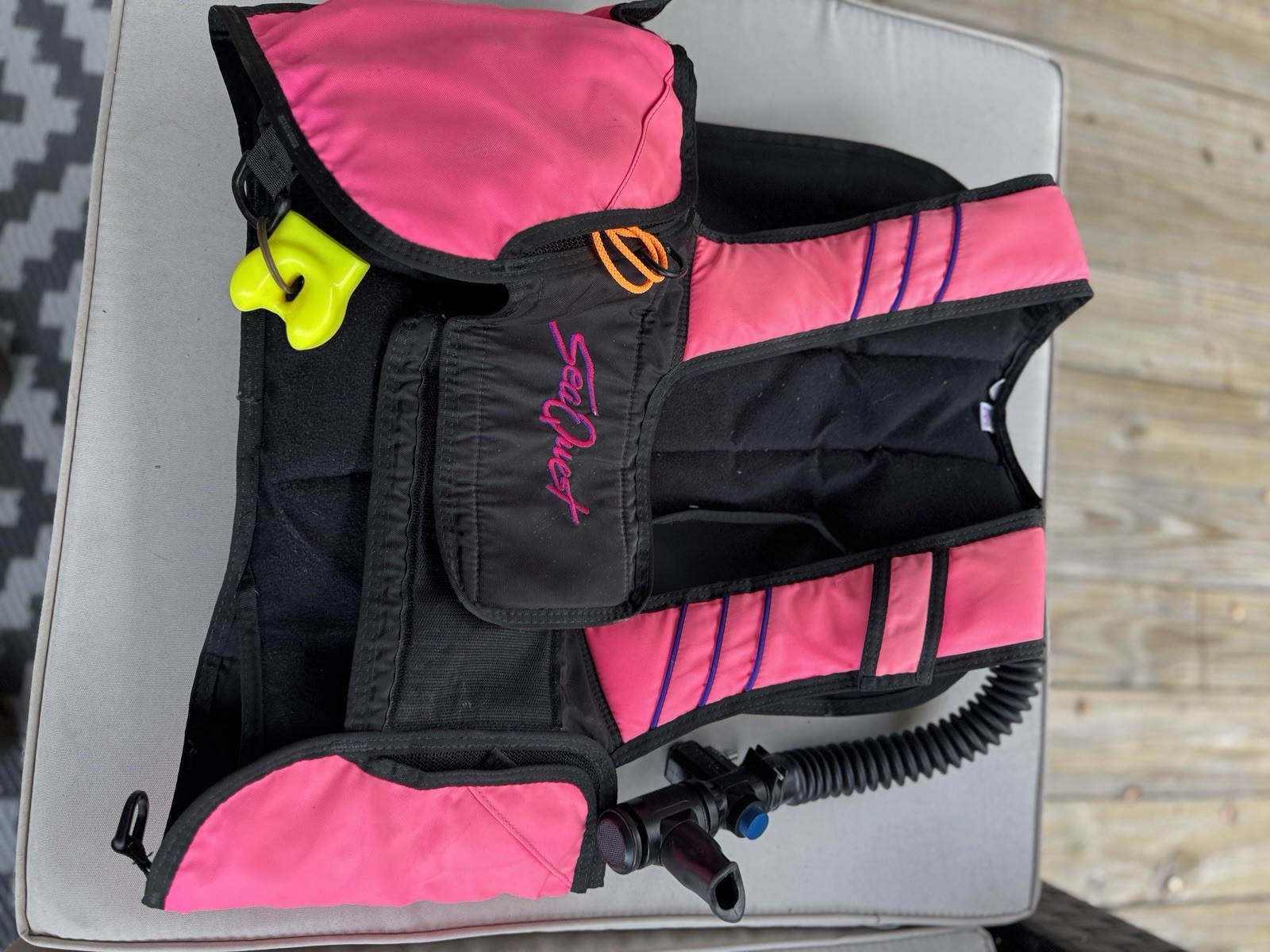 Seaquest Explorer ADV/BCD Scuba Vest Hot Pink Women's Size XS