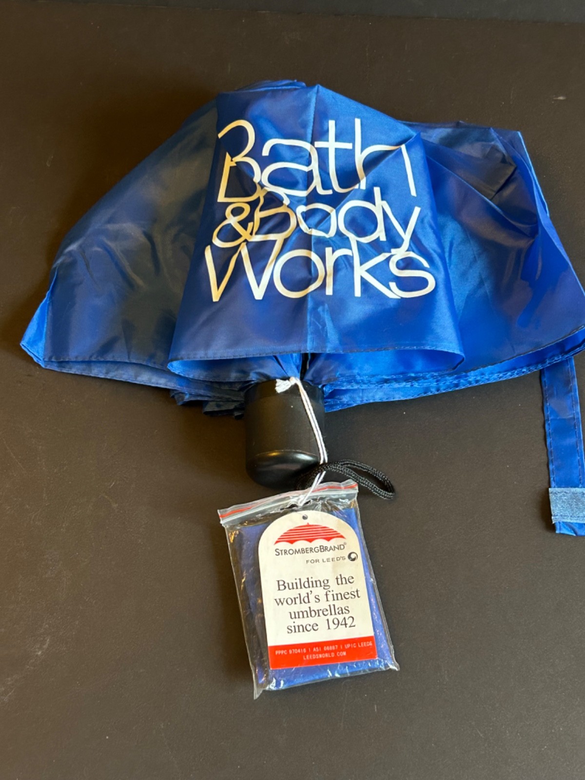 Bath & Body Works Logo Umbrella Stromberberg Brand Blue Compact Expanding NWT