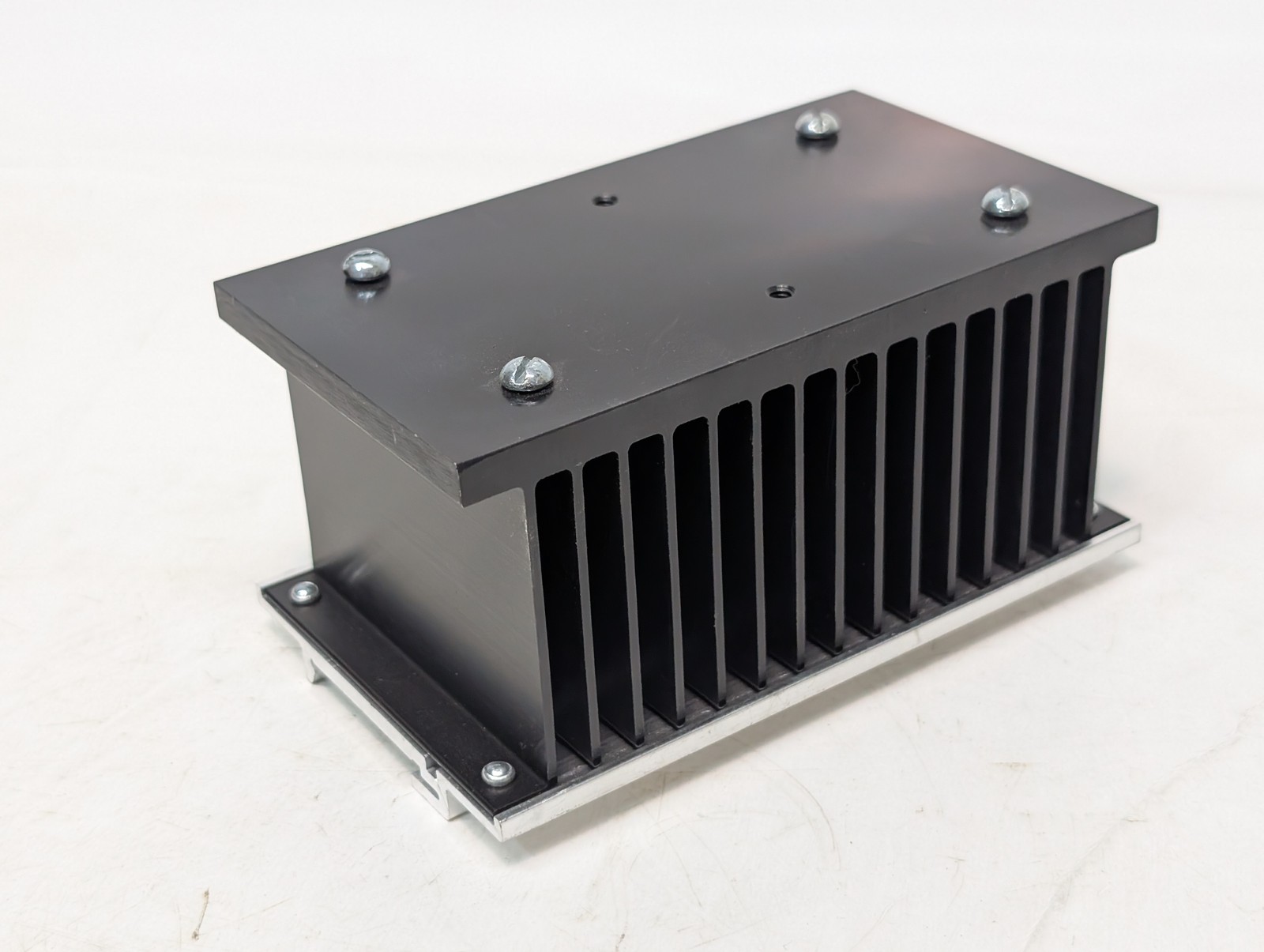Crydom HS103DR solid state relay heat sink DIN rail mount as pictured