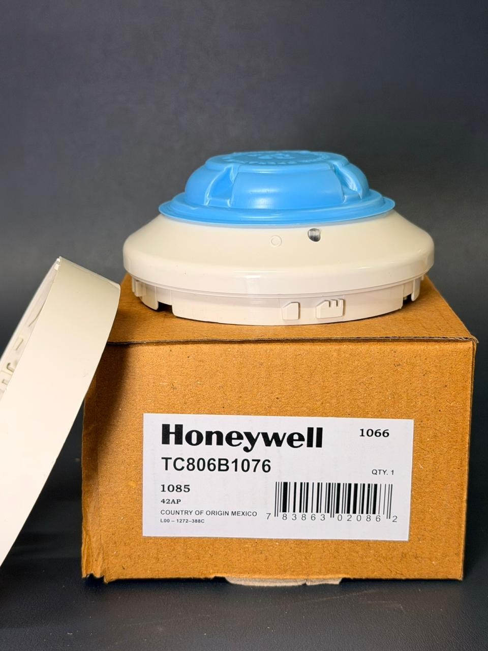 TC806B-1076 HONEYWELL SMOKE DETECTOR FREE SHIPPING.