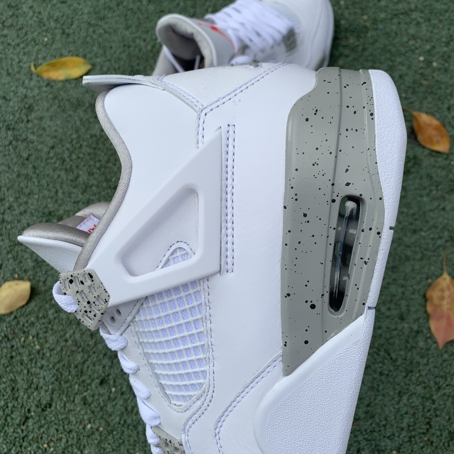 CT8527-100 AJ4 Retro Mid White Oreo