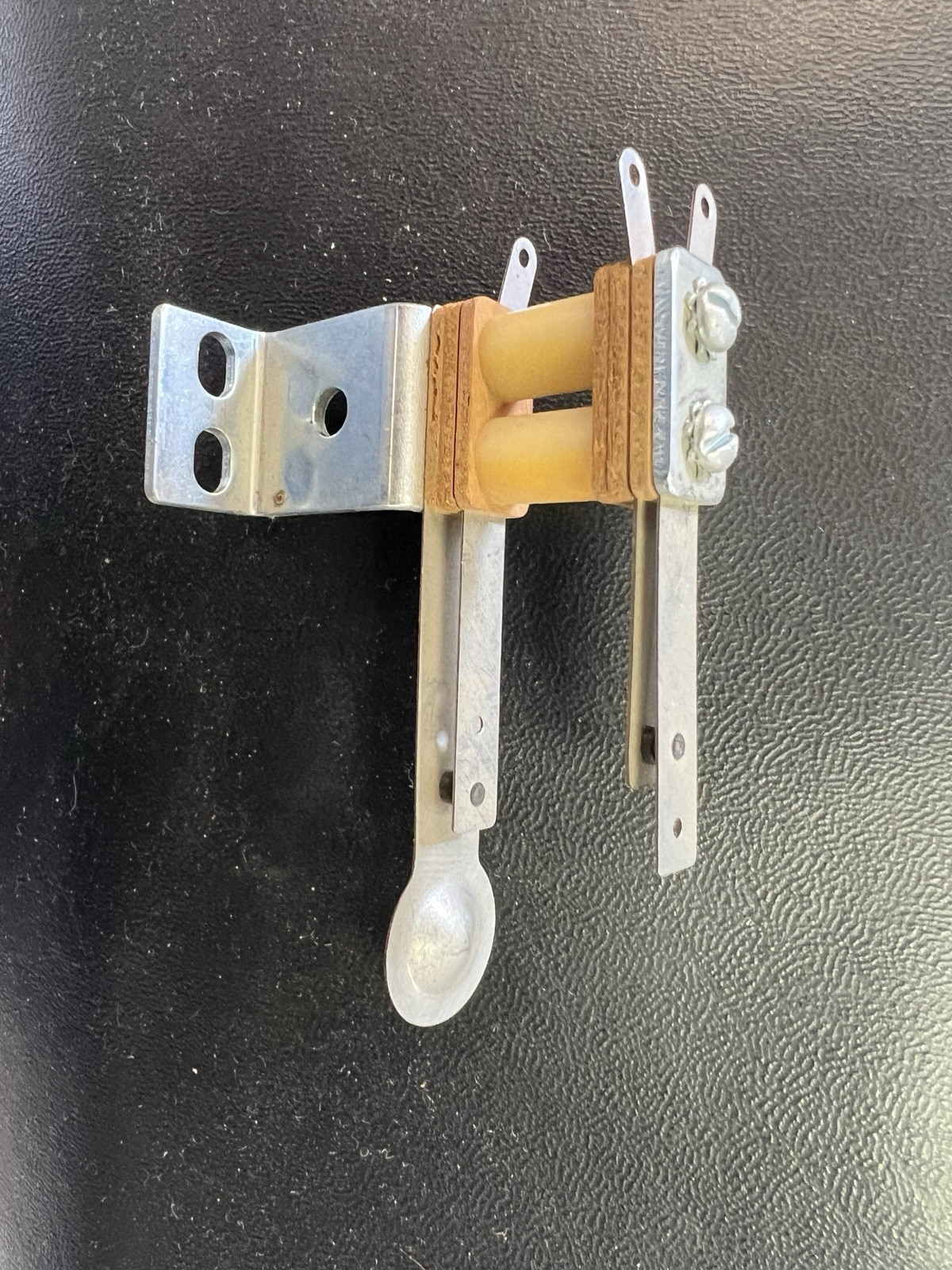 COMPLETE CONTACT POP BUMPER GOTTLIEB REF 22704 B-17109.   B-17108