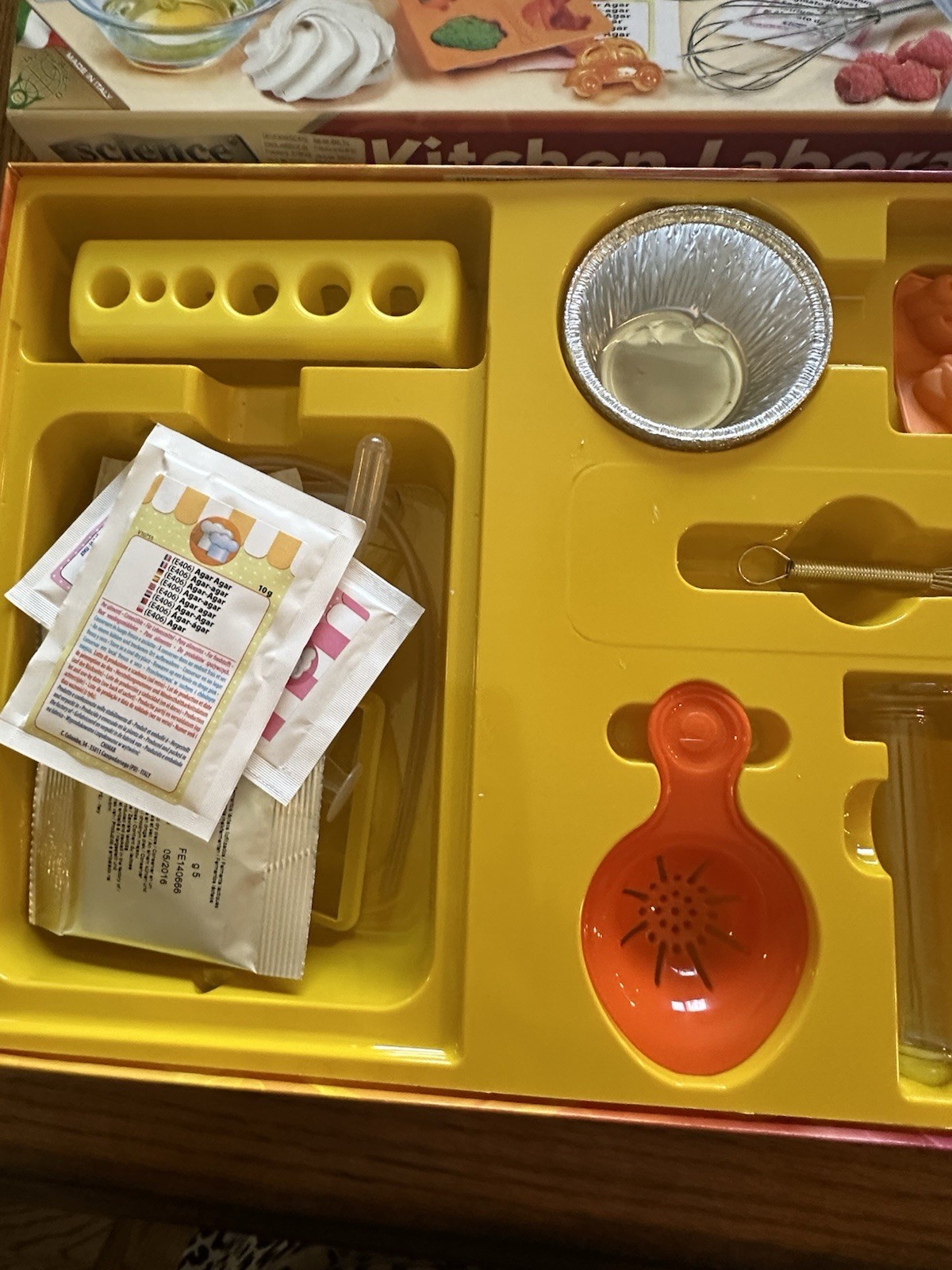 New Opened Never Used Clementoni Science & Play KITCHEN LABORATORY