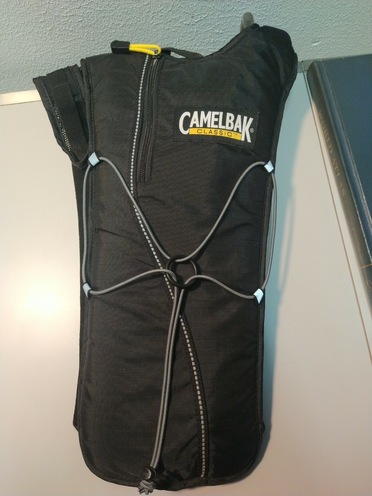 CamelBak Classic Hydration back Pack Black bladder 2L water bottle