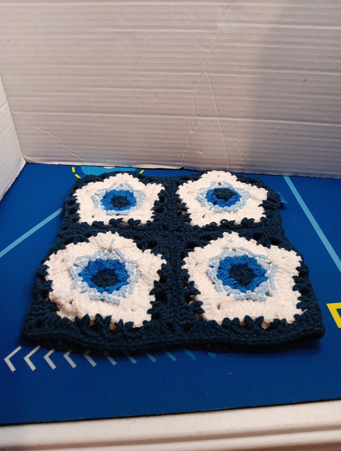 NEW Arkyve Blue Star Crochet Cat Hat One Size
