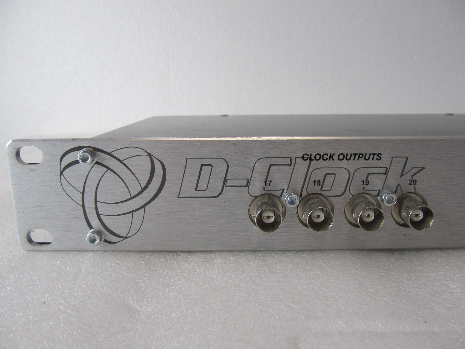 Drawmer D-Clock DMS-2 Master Clock Distributor Rack Mountable
