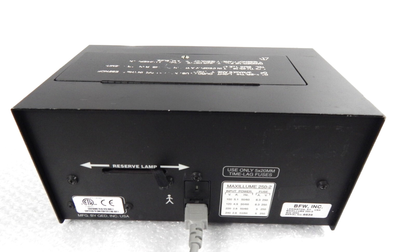 BFW MAXILLUME 250-2 LIGHT SOURCE