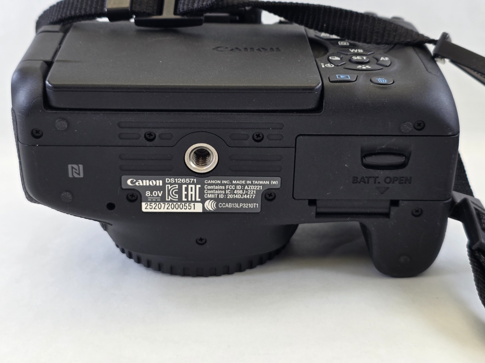 Canon EOS Rebel T6i DSLR Camera