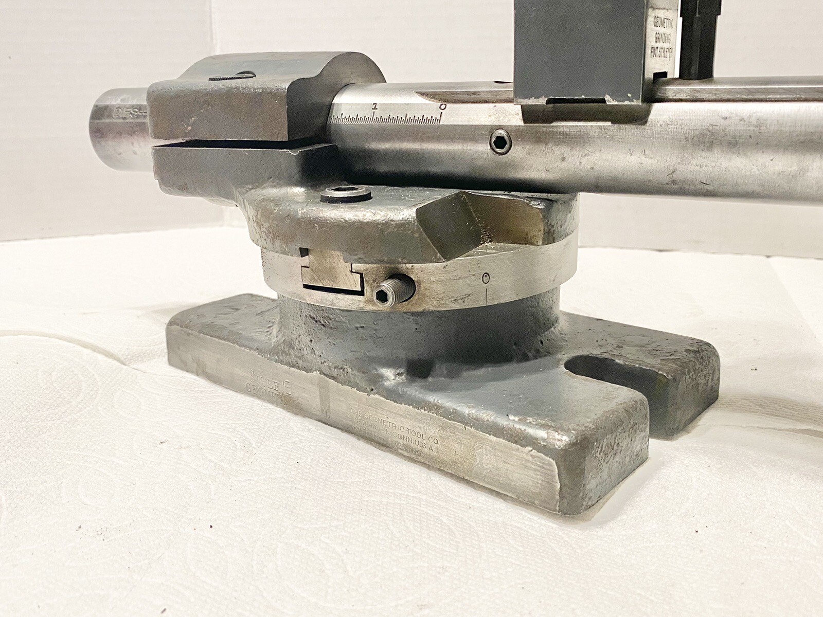 GEOMETRIC STYLE "E" THREAD CHASER GRINDING FIXTURE