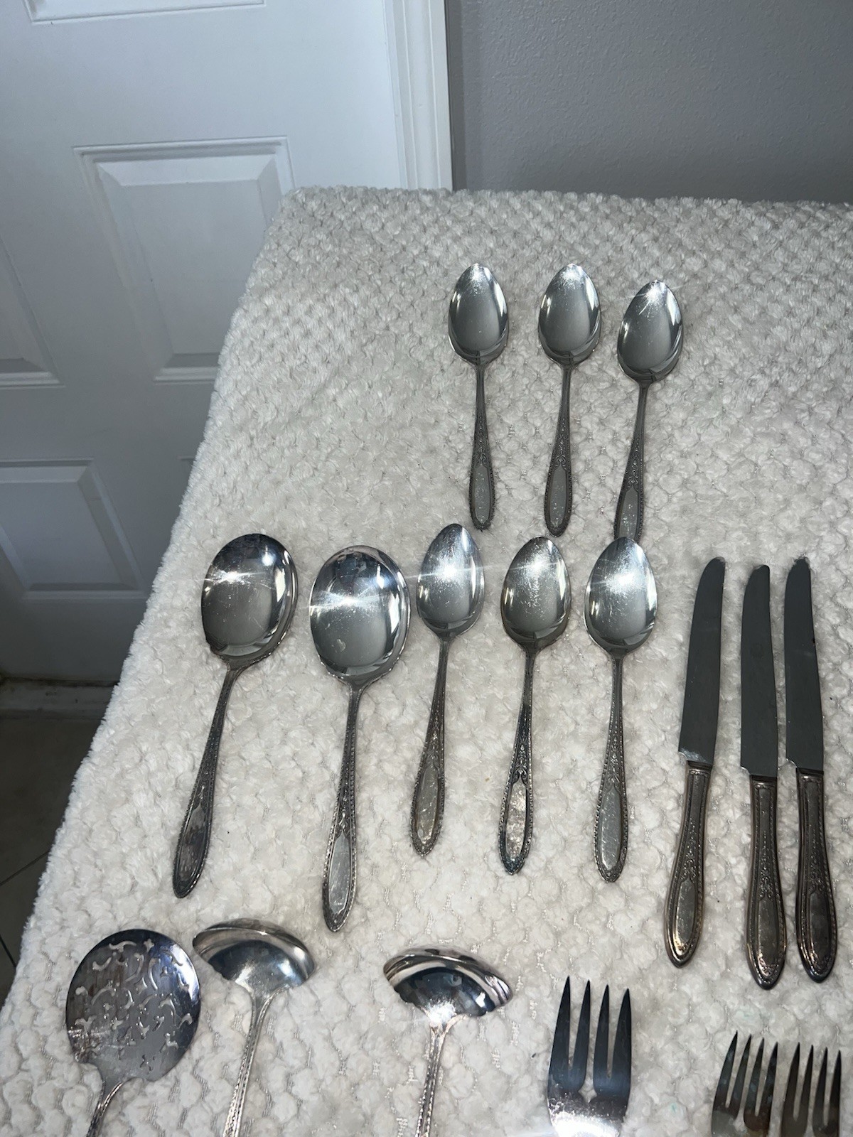 Wm Rogers Mfg Dinner Set Spoons Forks Etc 1940's Flatware