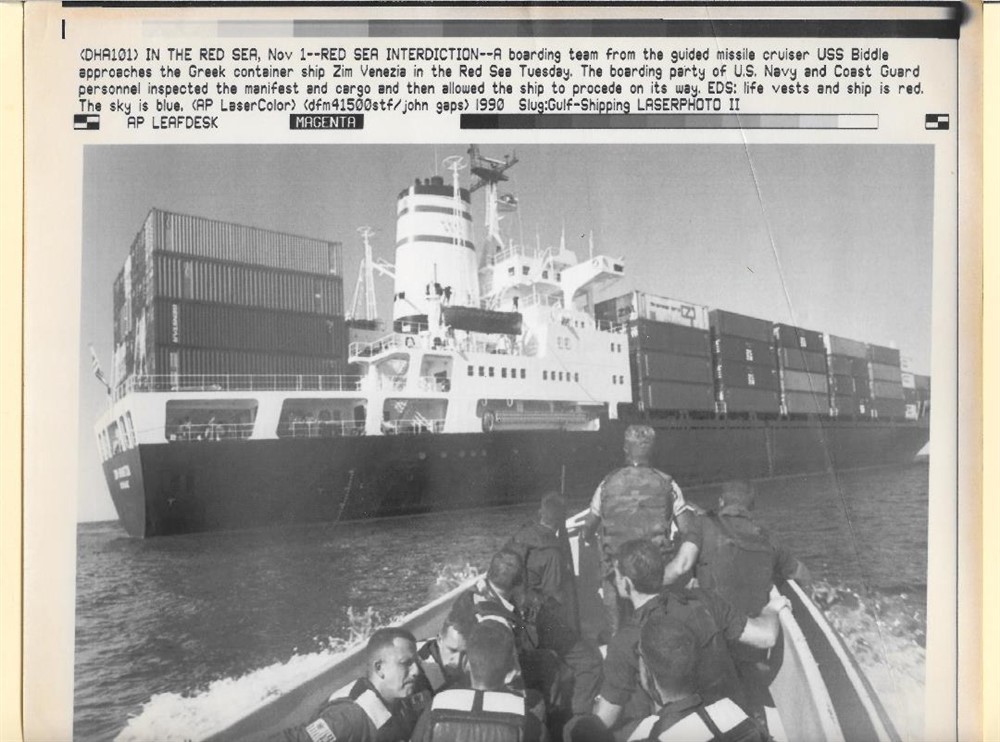 1990 USS Biddle Boarding Team Checks Ship SS Zim Venezia Original News Photo