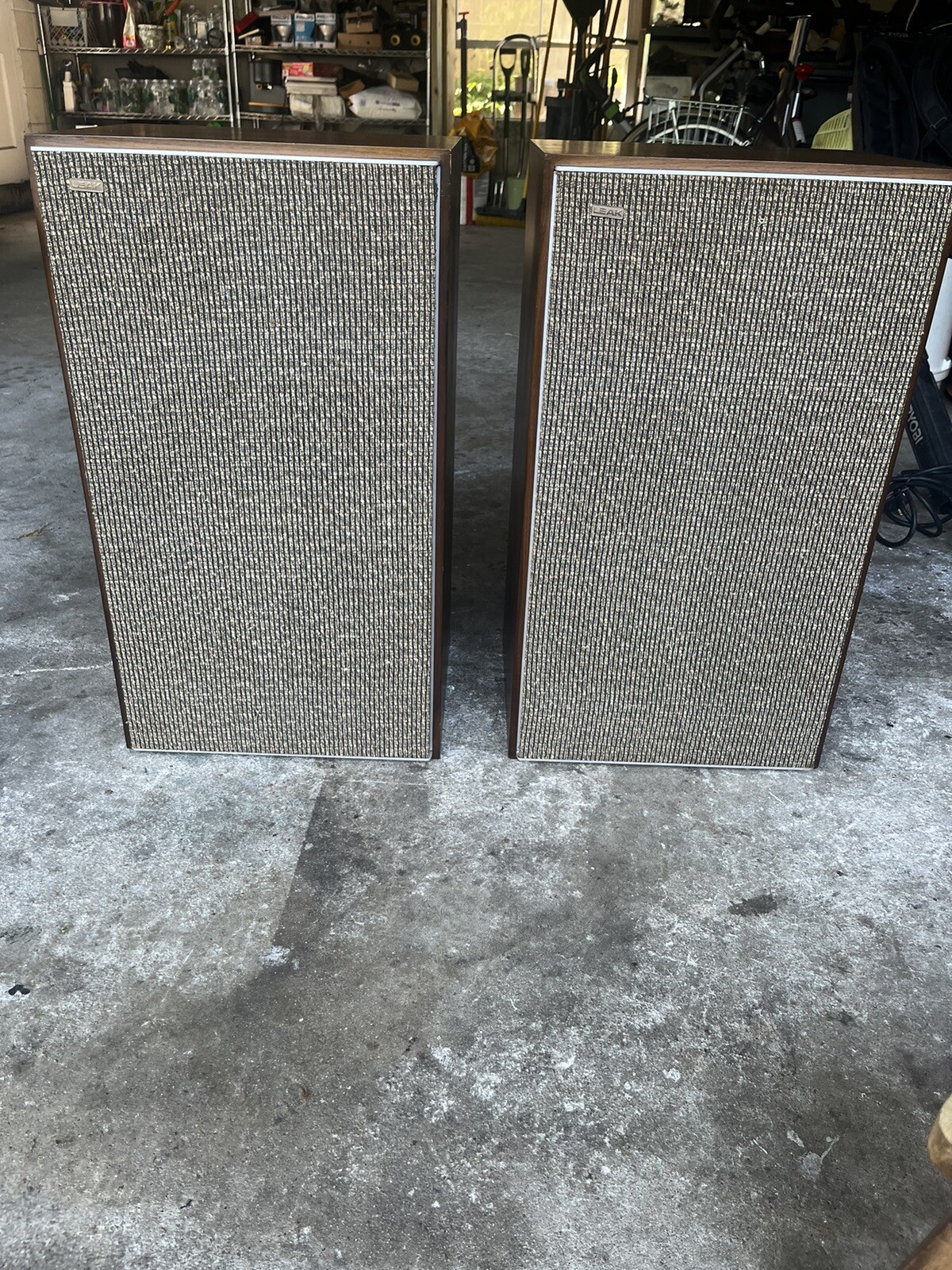 leak sandwich speakers
