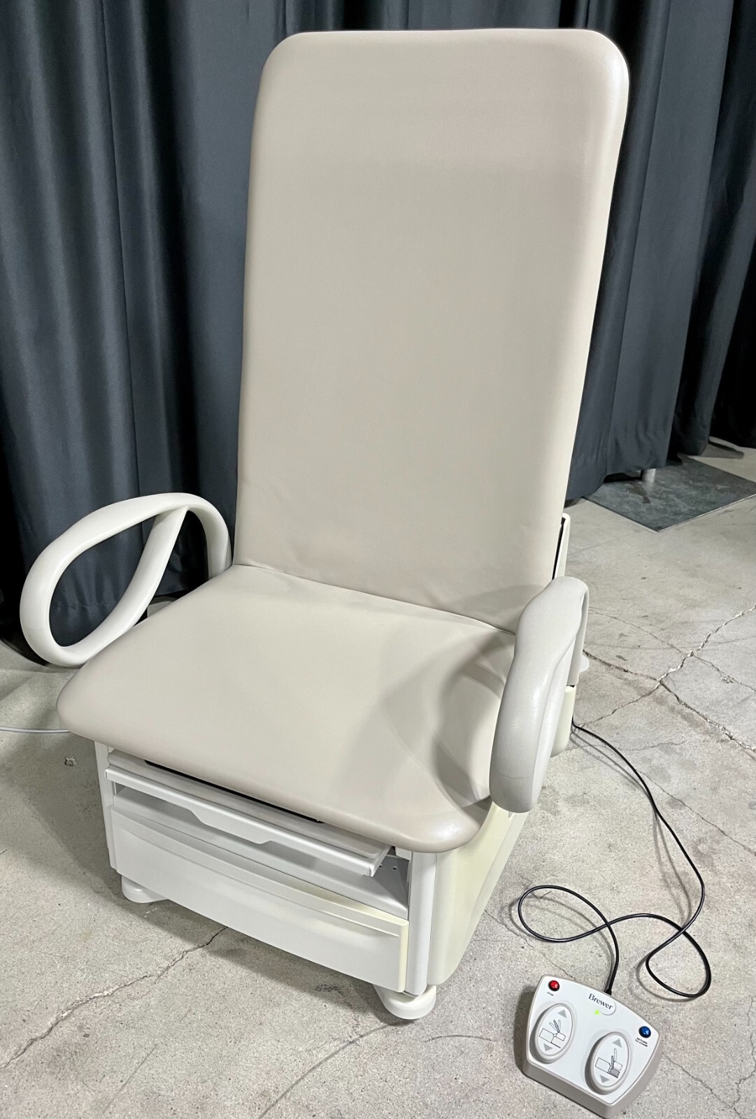 Brewer 5801 FLEX Access High-Low Exam Table