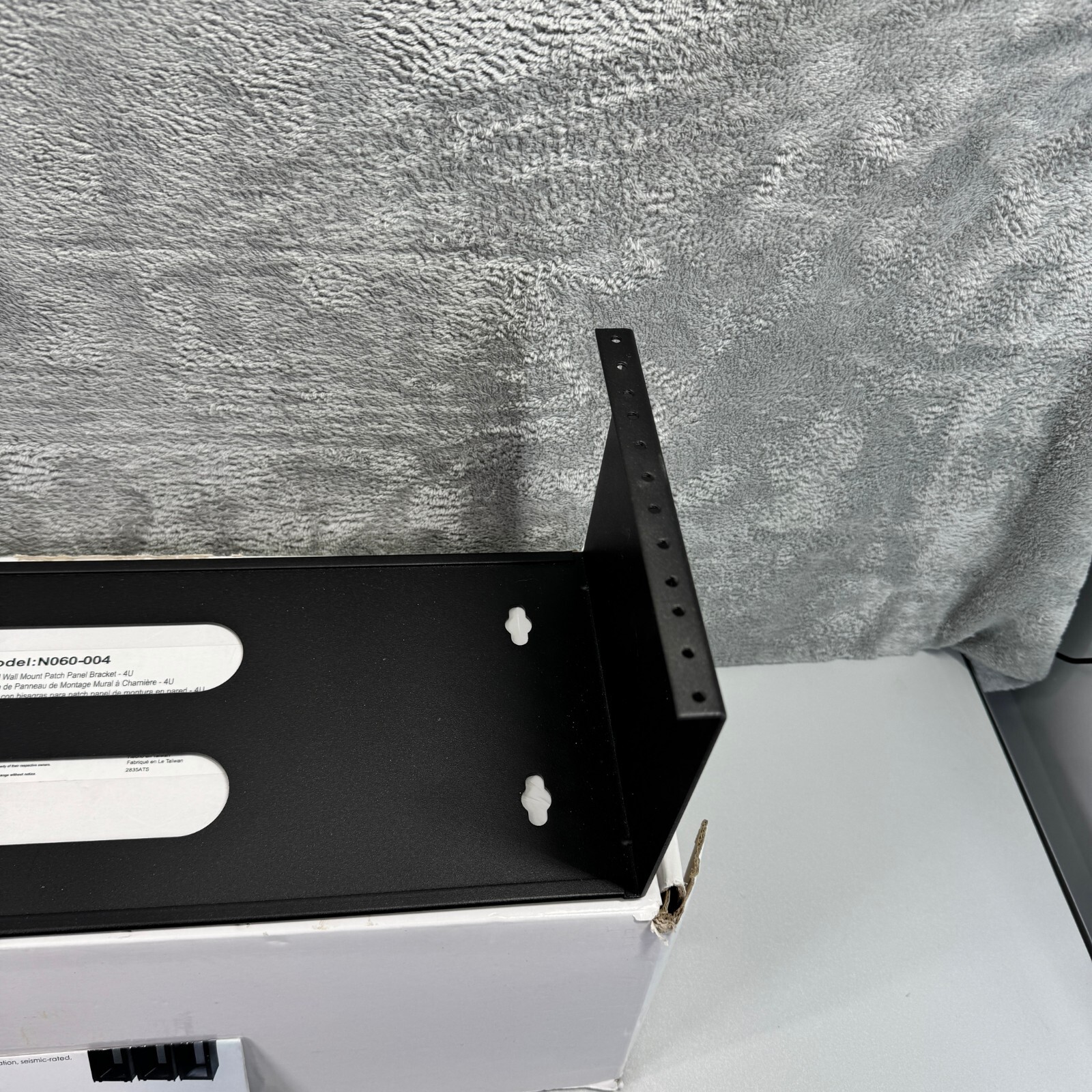 Tripp-Lite N060-004 Hinged Wall Mount Patch Panel Bracket-4U CN7714