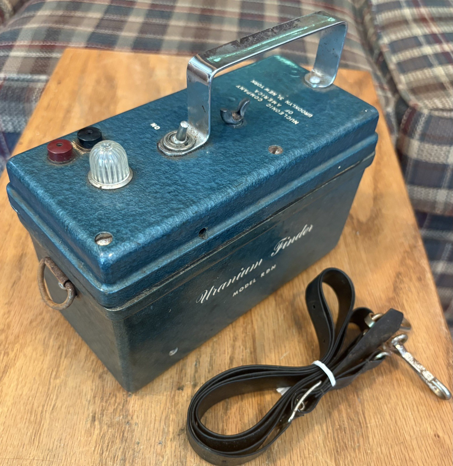 Vintage Uraniumm Finder RDN Mfd by Nucleonic Company of America