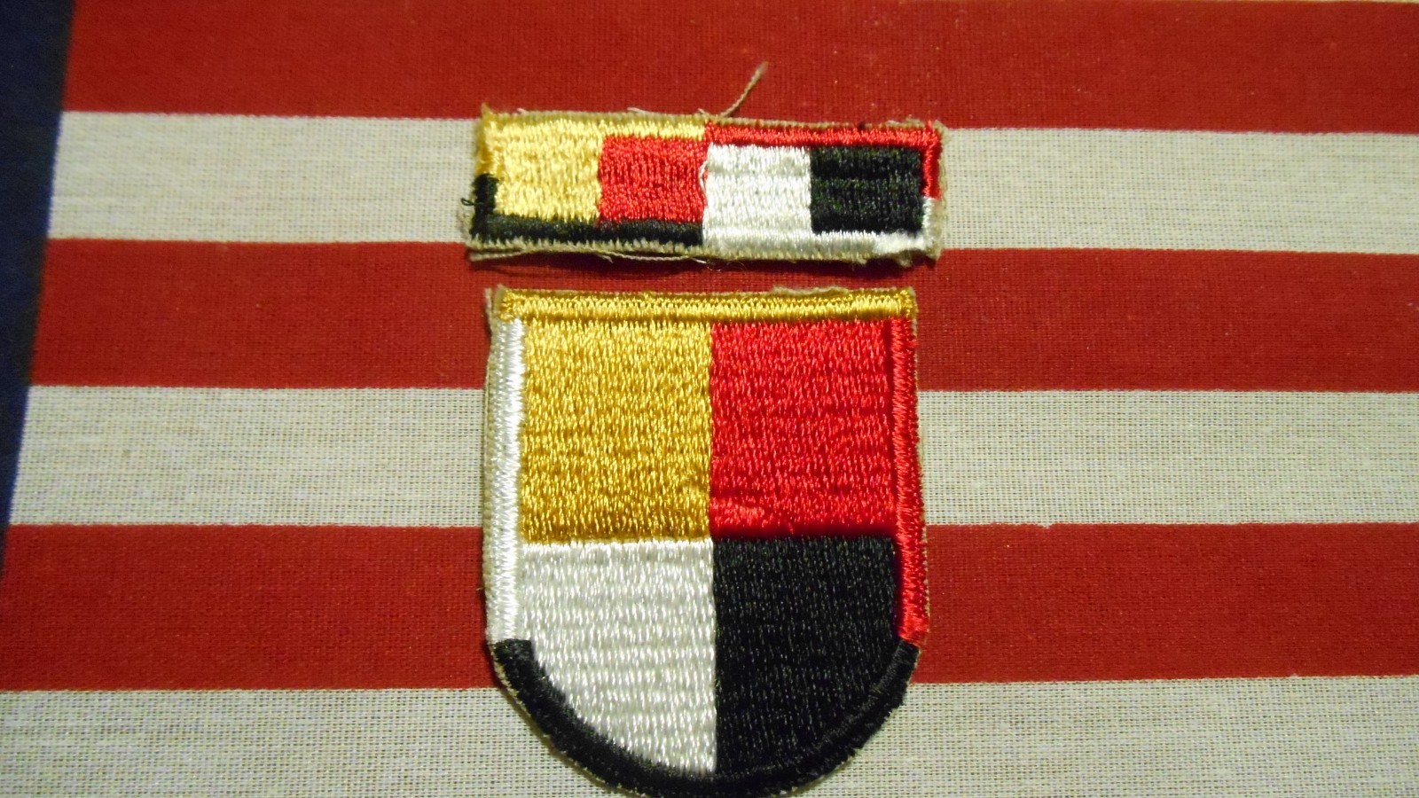 US ARMY 3rd SPECIAL FORCES GROUP BERET FLASH & RECOGNITION BAR C/E