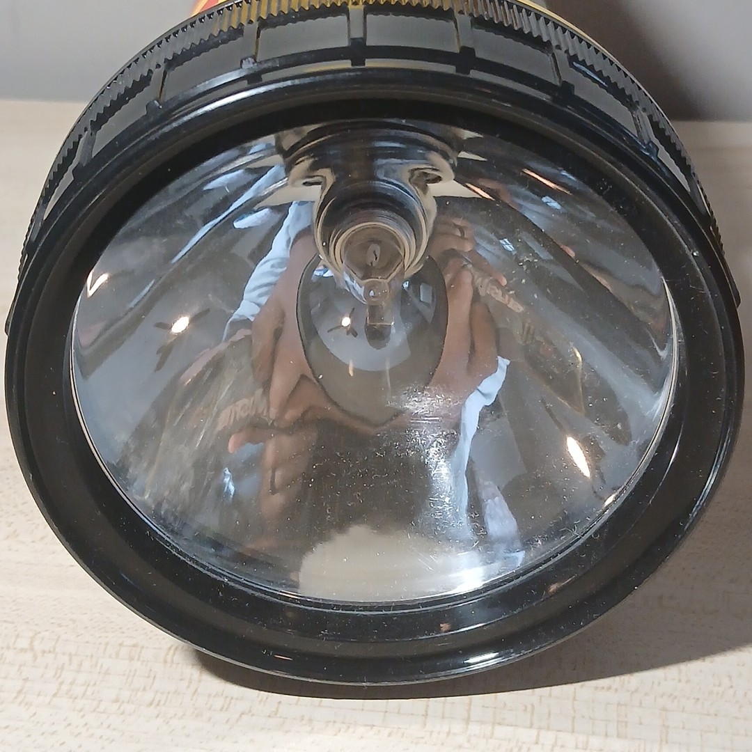 Radio Shack Yellow Bright Floating Lantern Krypton Bulb 6V Flashlight 80s Horror
