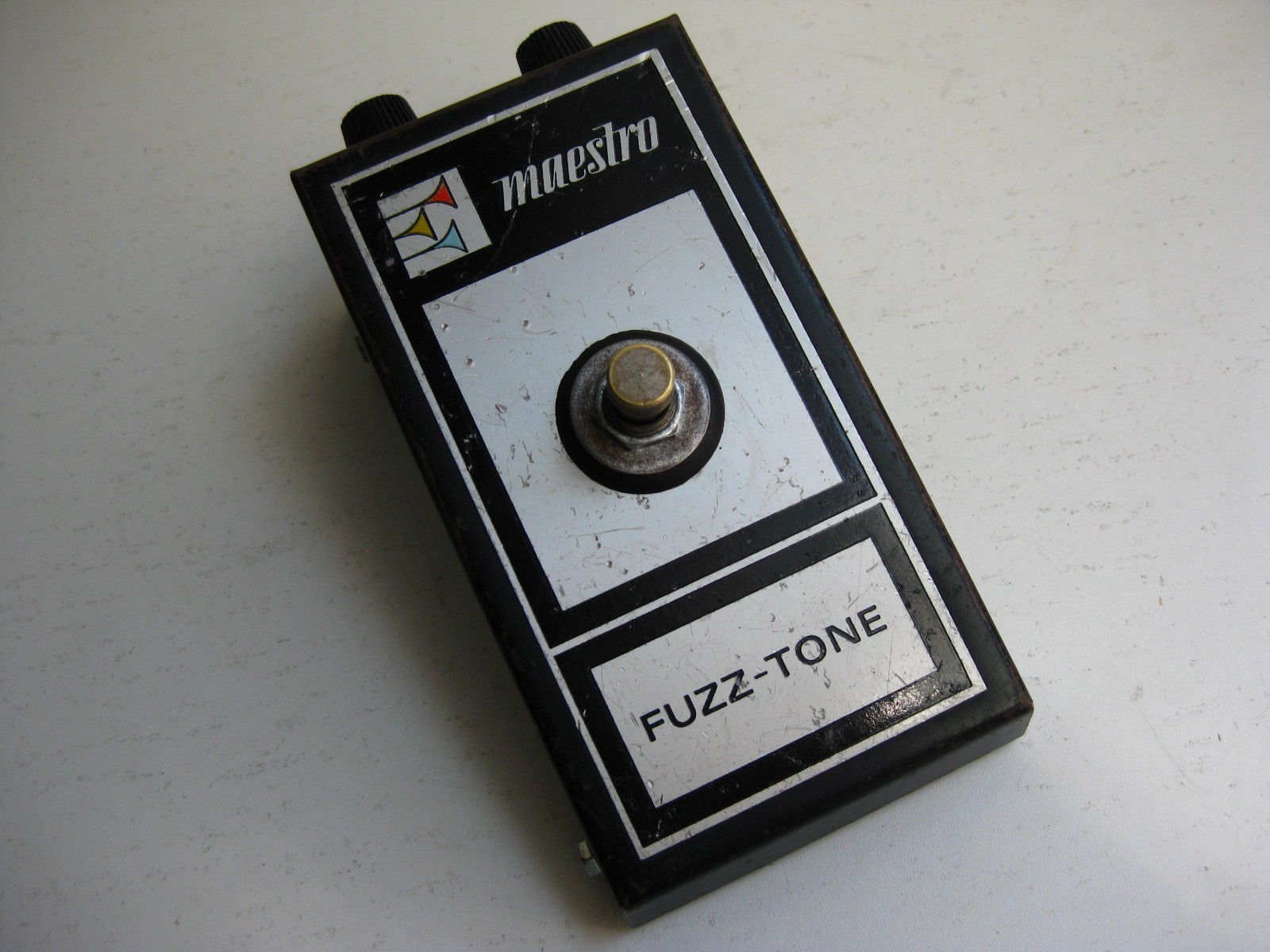 Vintage 1969 Maestro FZ-1B Fuzz Tone by Gibson Fuzz Guitar Effect Pedal