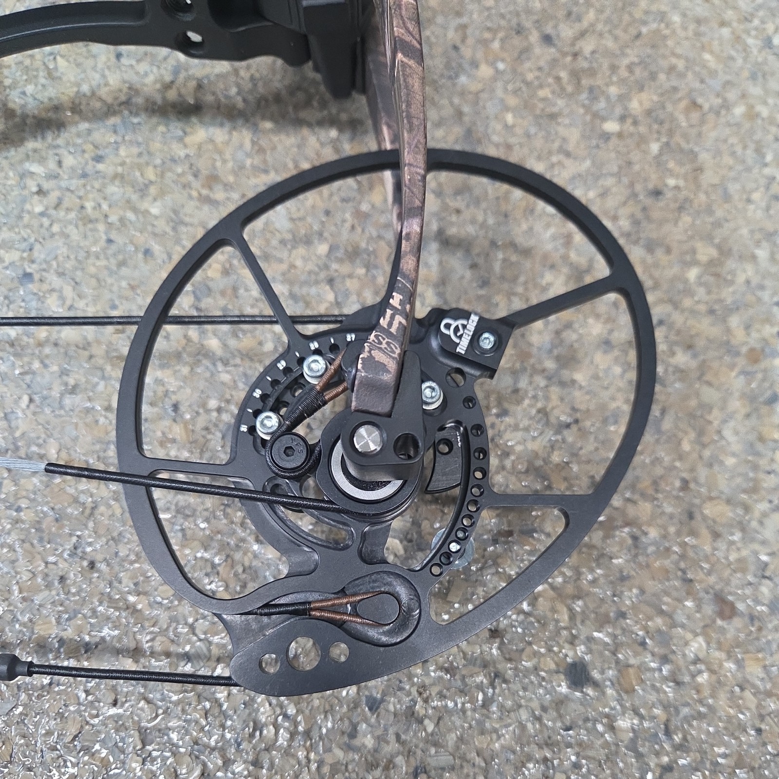 Bowtech CORE SS 40-50# RH Loaded!