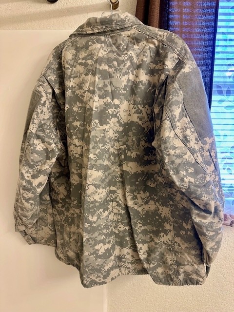 UA Army Coat Cold Weather Field Jacket Large Short