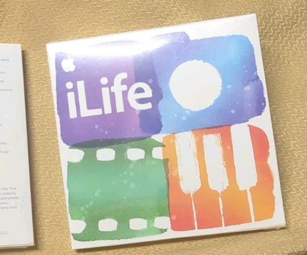 Mac  iLife 11 - 1 User Full Version MC623Z/A Vintage Macintosh DVD sealed box