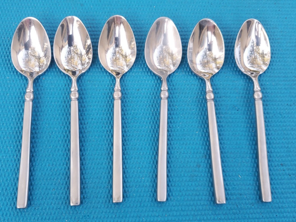 6-Hampton Dominique-Frosted PLACE/SOUP SPOONS 8 1/2"
