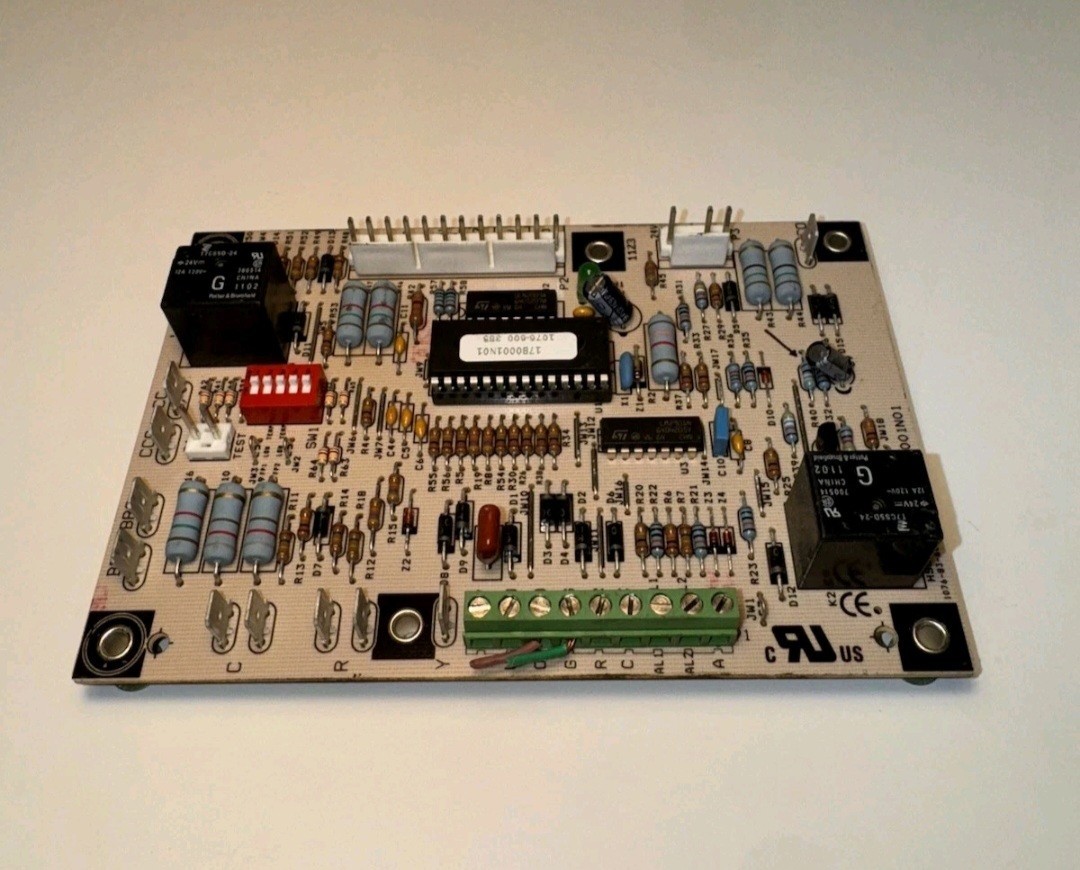 ClimateMaster 17B0001N01 Heat Pump Control Board Brand New In BOX