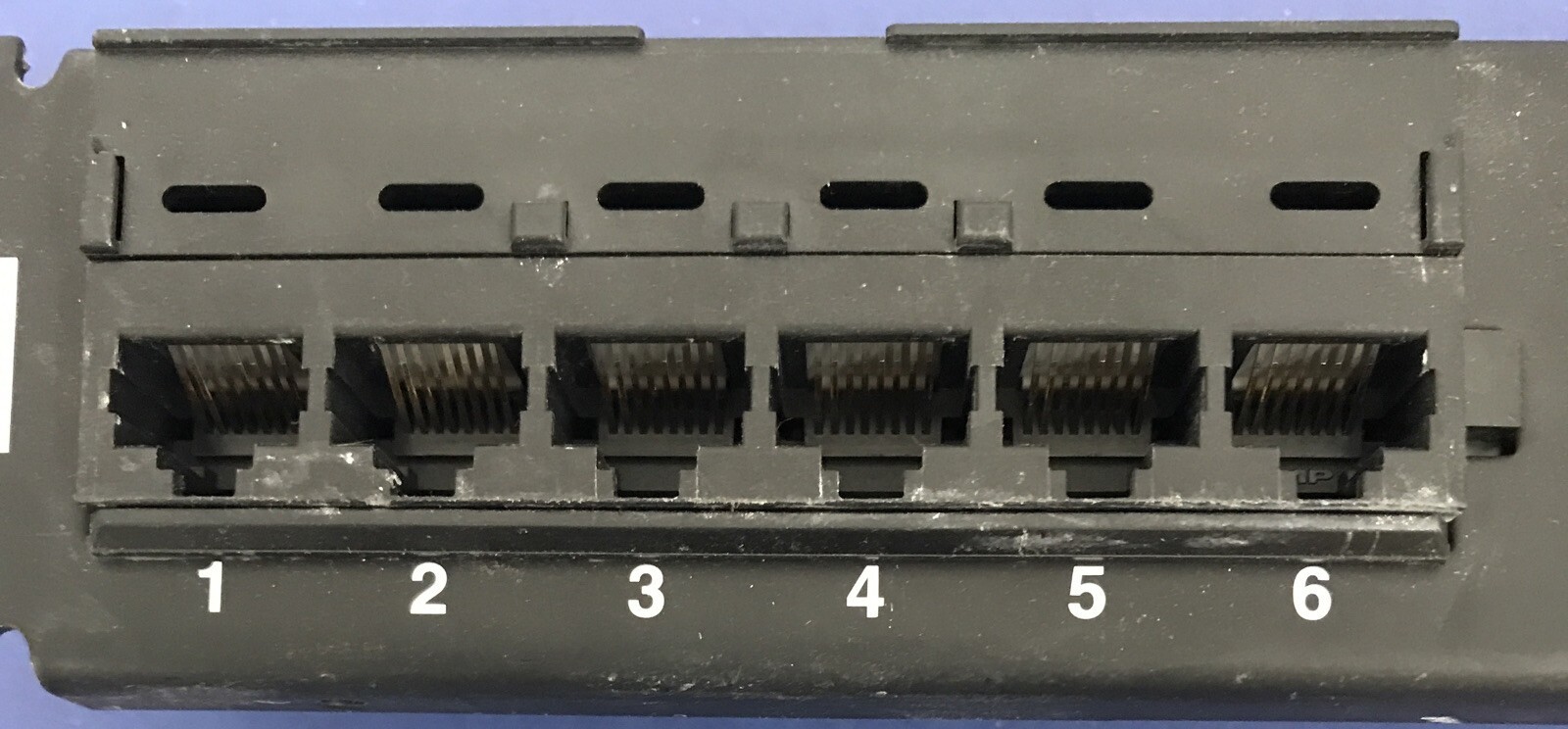 AMP NETCONNECT CAT 5E SYSTEM 406330-1 PATCH PANEL 24 PORT