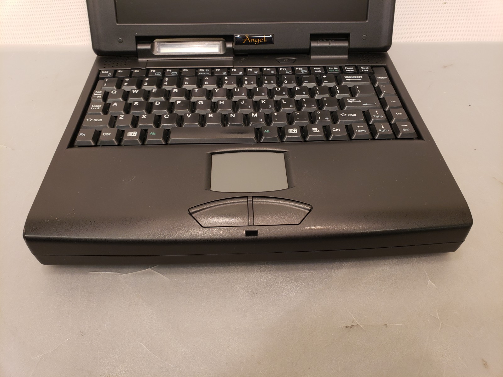Vintage Generic Laptop 5800 Win98 Floppy Angel Performer MMX 233MHz 32MB **AS-IS