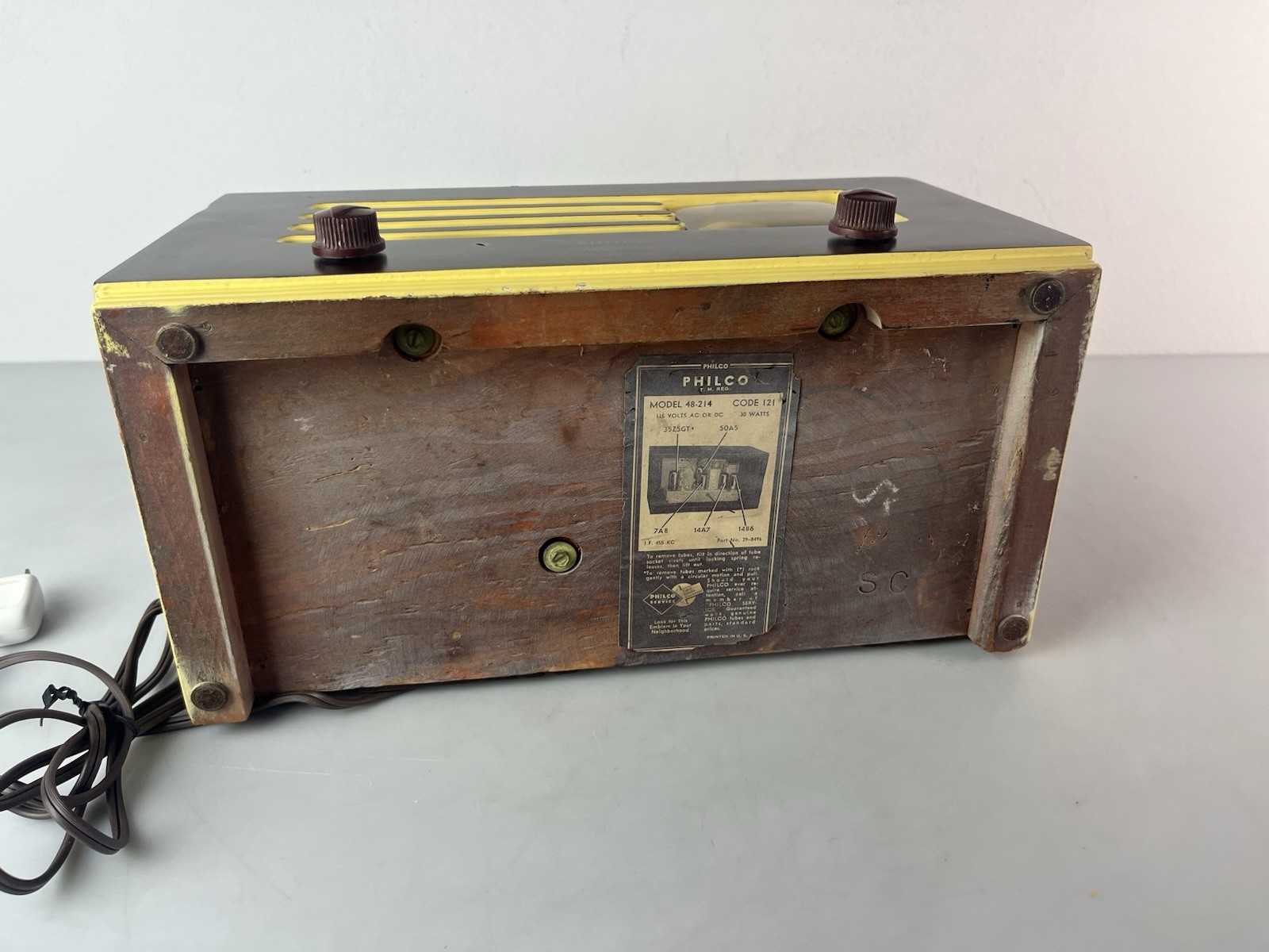 Philco 48-214 Radio