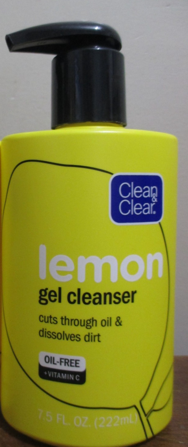 Clean and Clear Lemon Gel Cleanser Oil Free Vitamin C Pump Bottle 7.5 fl oz