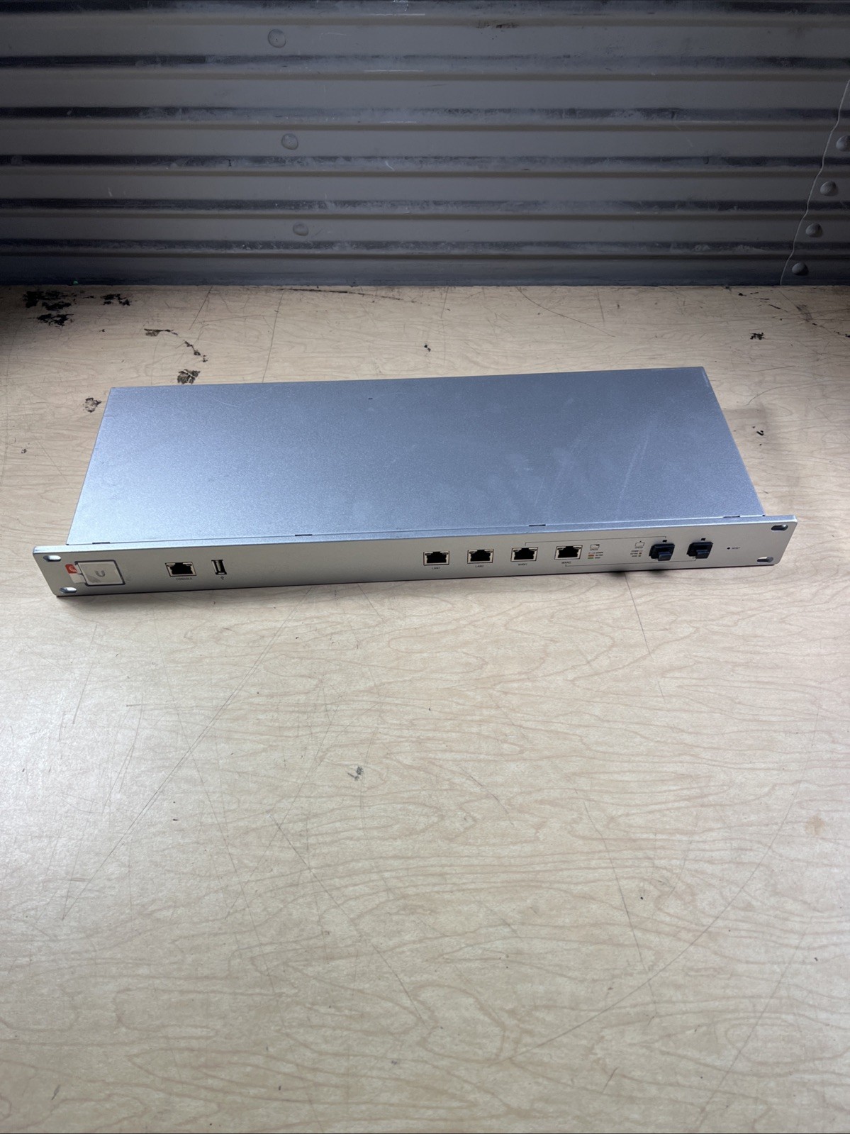 UBIQUITI NETWORKS UNIFI SECURITY GATEWAY PRO 4 USG-PRO-4