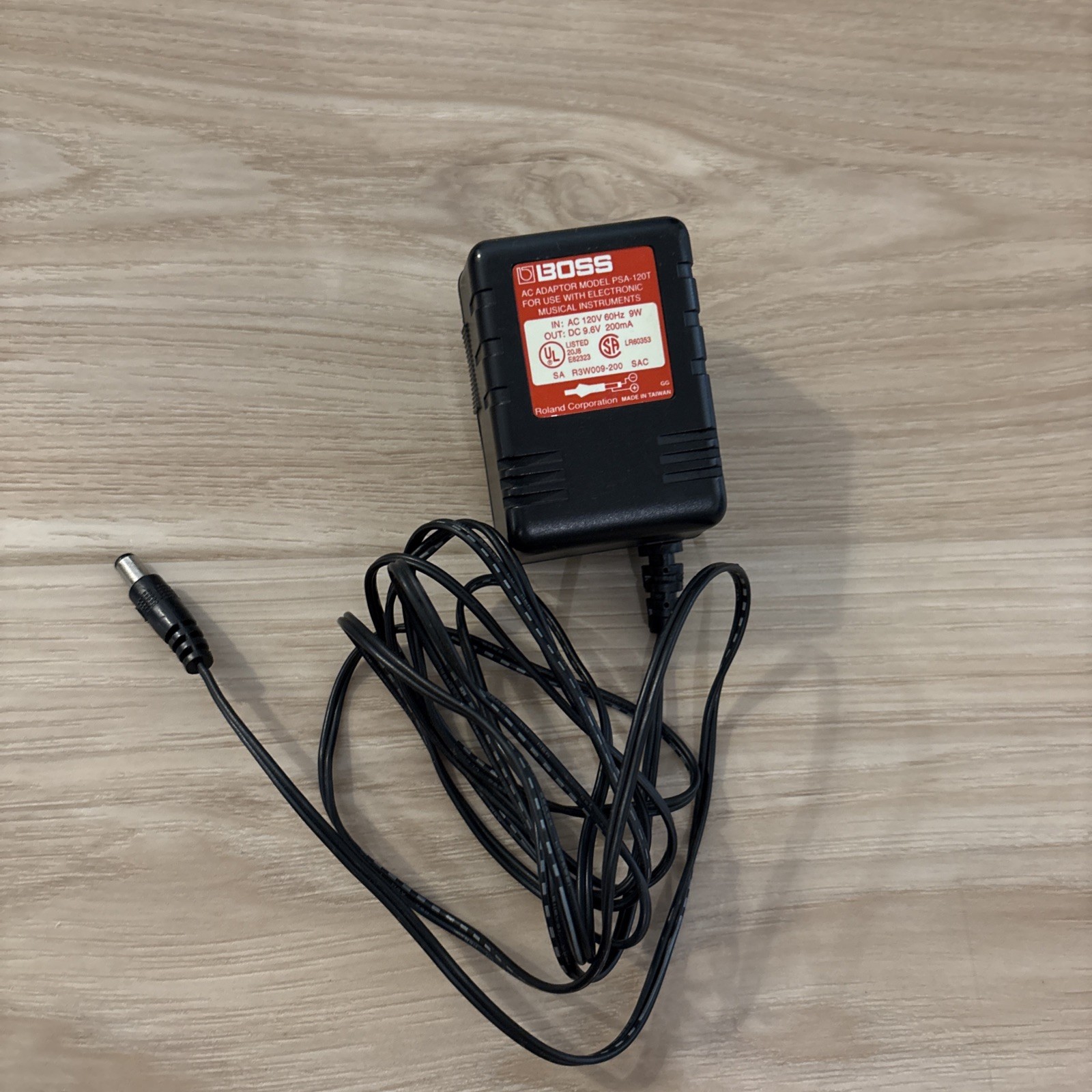 BOSS ME-33 Multi-Effects Guitar Effects Pedal excellent condition