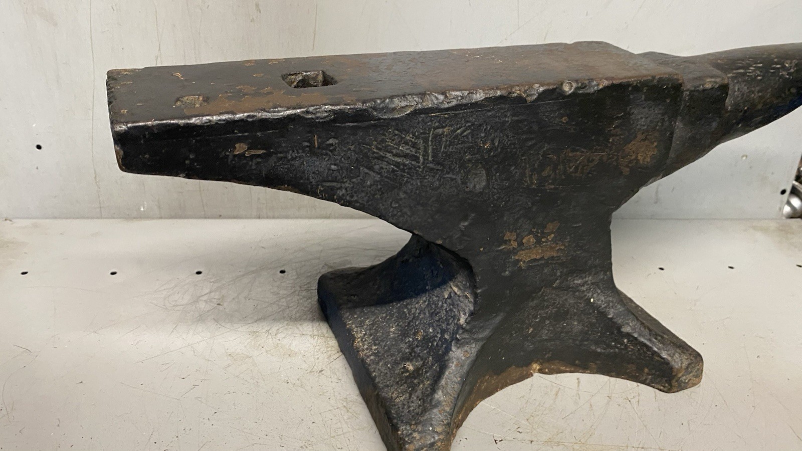 Vintage ACME Blacksmith Anvil 98 Lbs