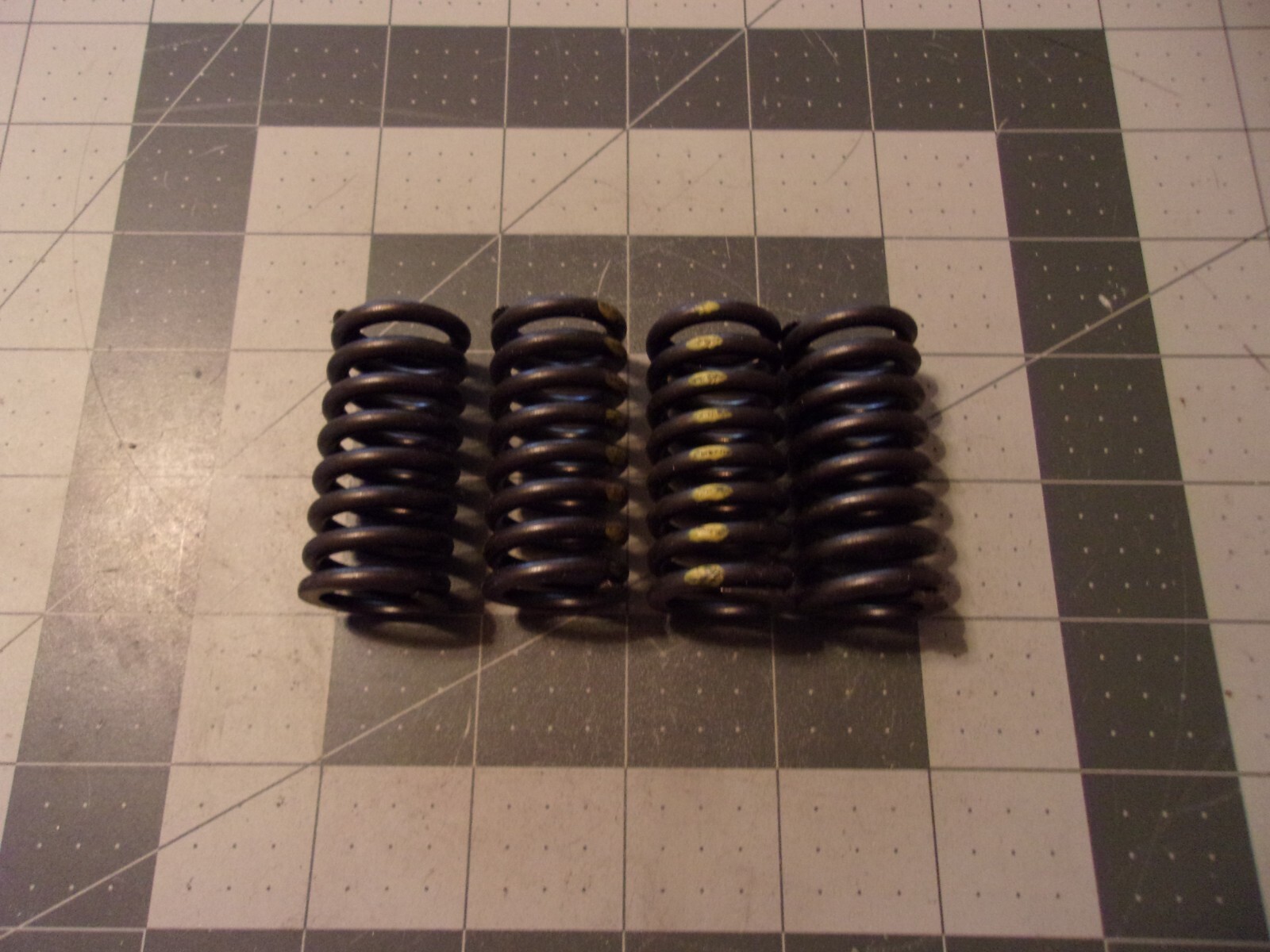Qualcast 32-769 (4) Valve Springs 160-1186 Detroit Diesel 71 Series 284CI 4.7L