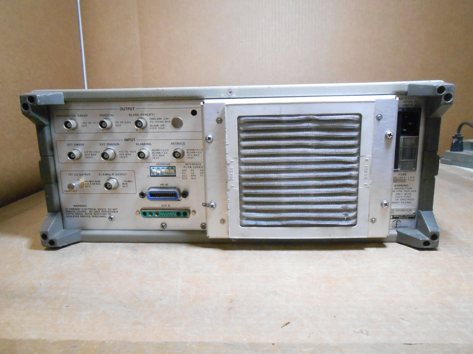 HP 8569A SPECTRUM ANALYZER