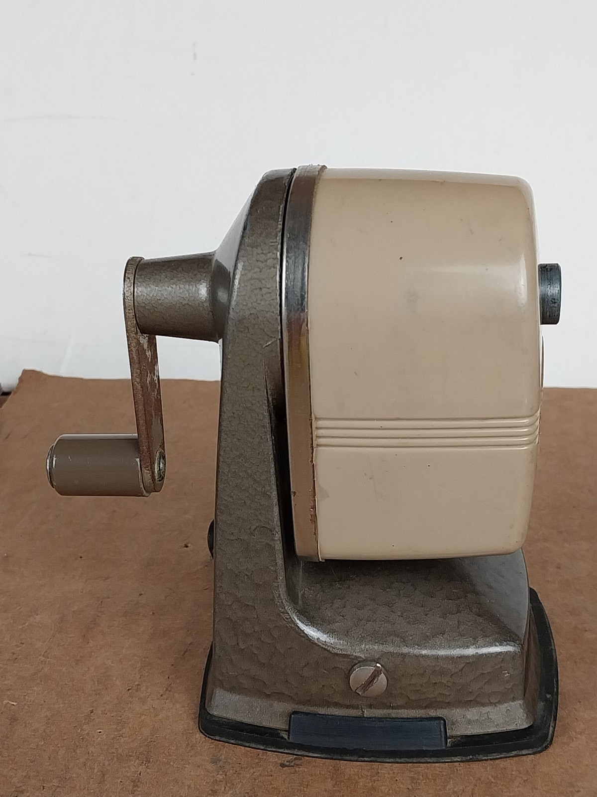 VTG Apsco Vacu-Base Suction Base Pencil Sharpener, Works