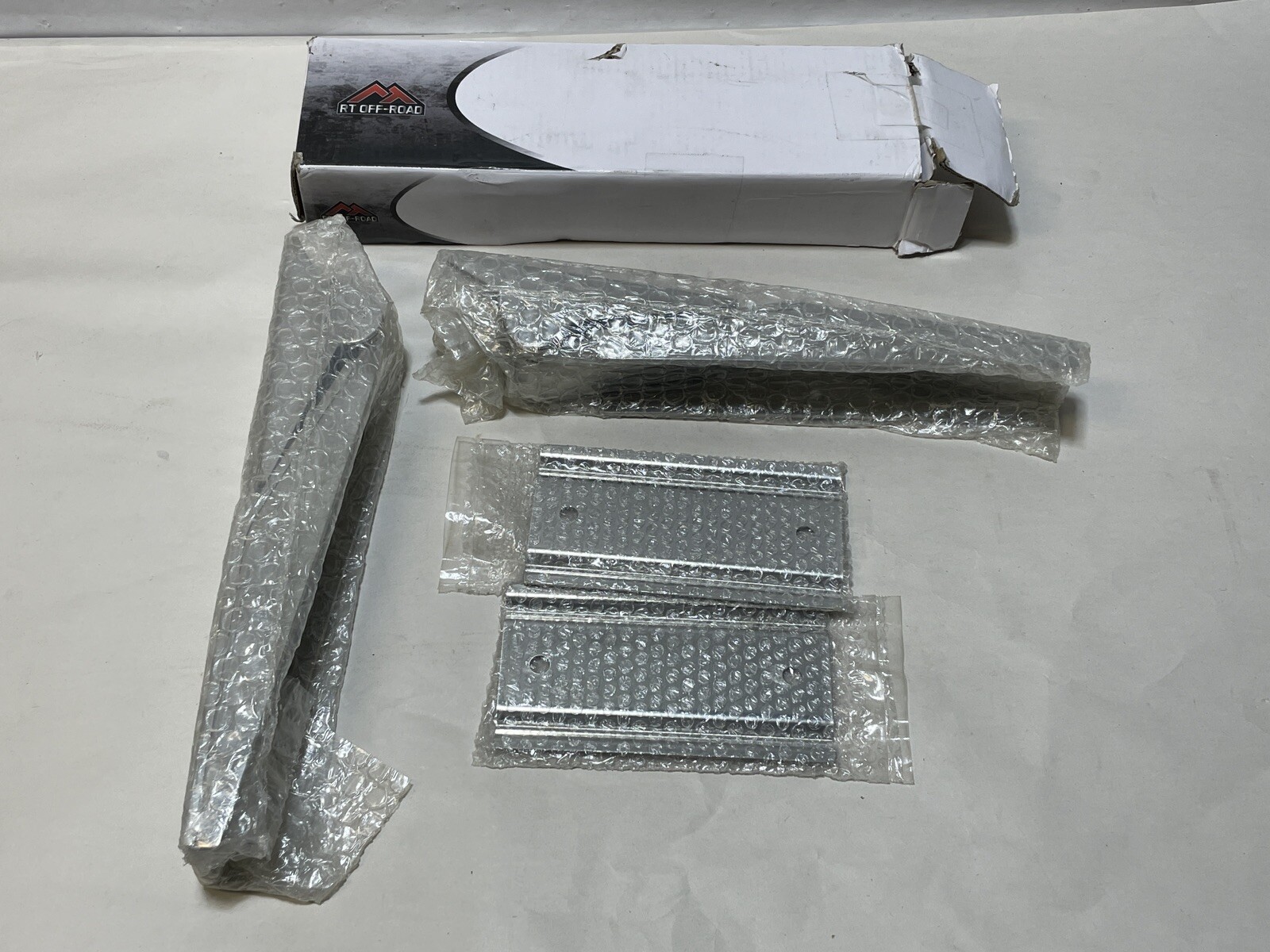 RT OFF-ROAD Tailgate Hinge Set RT34065